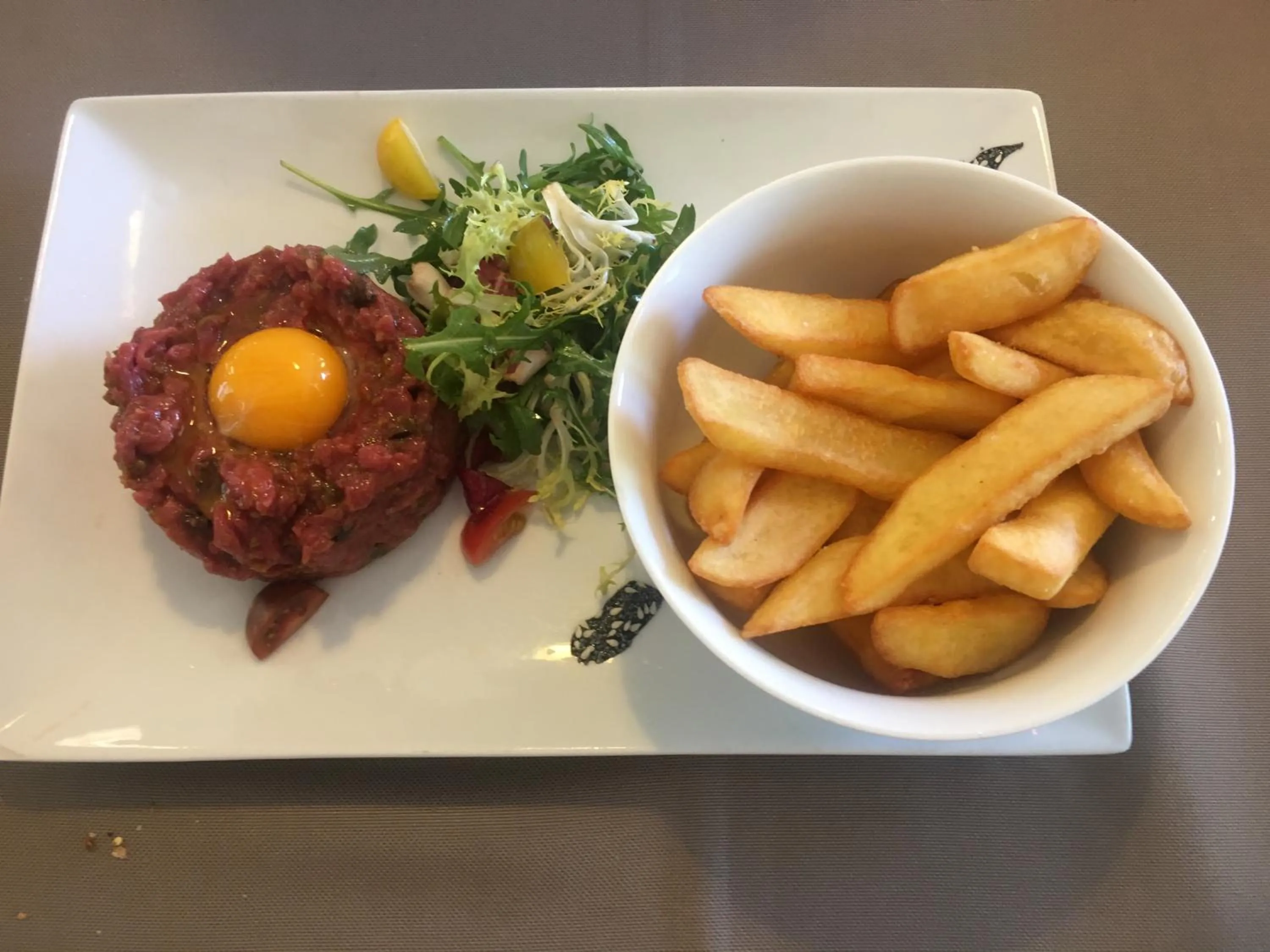 Lunch in La Clé Des Champs