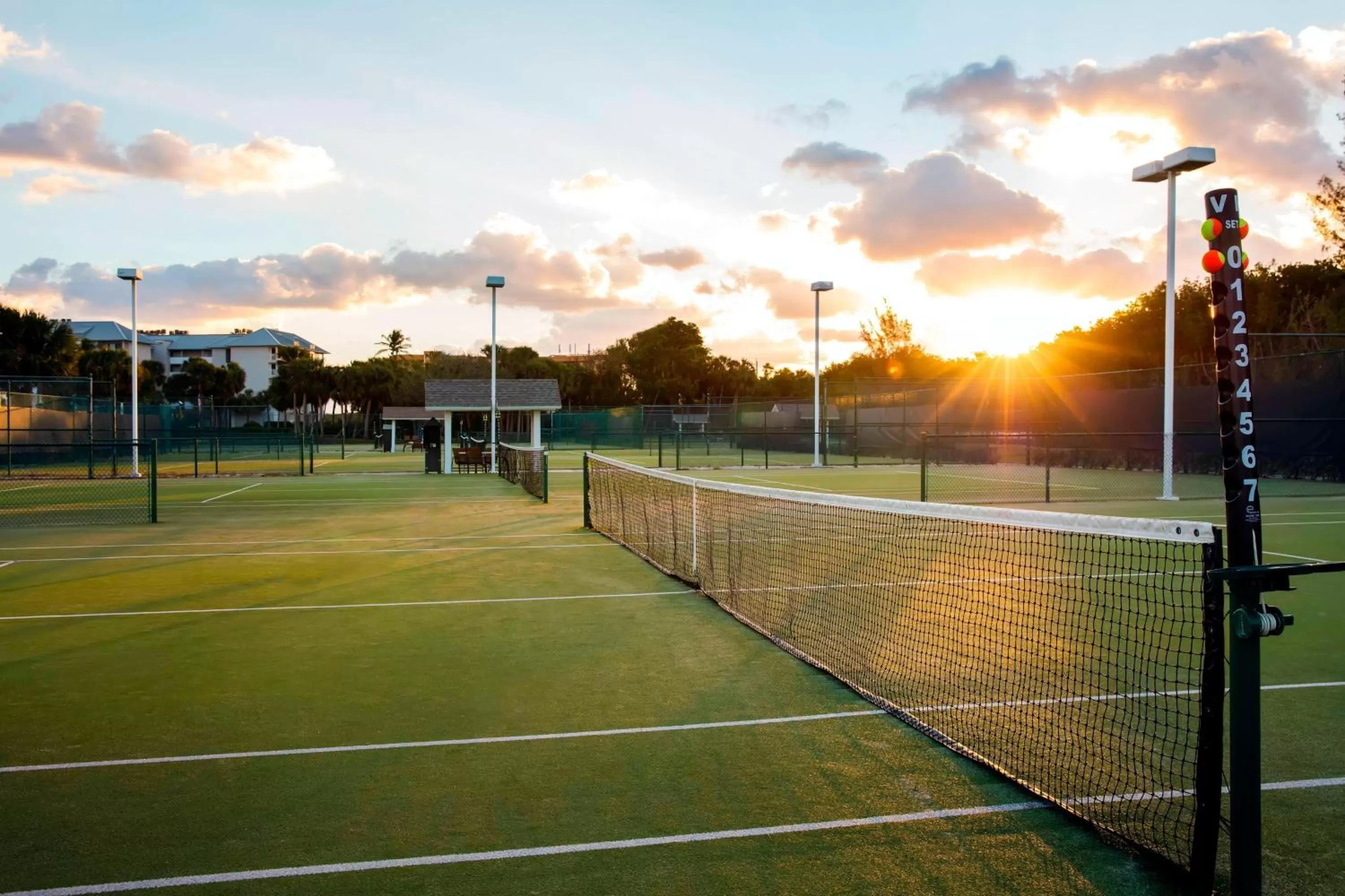 Tennis court in Marriott Hutchinson Island Beach Resort, Golf & Marina
