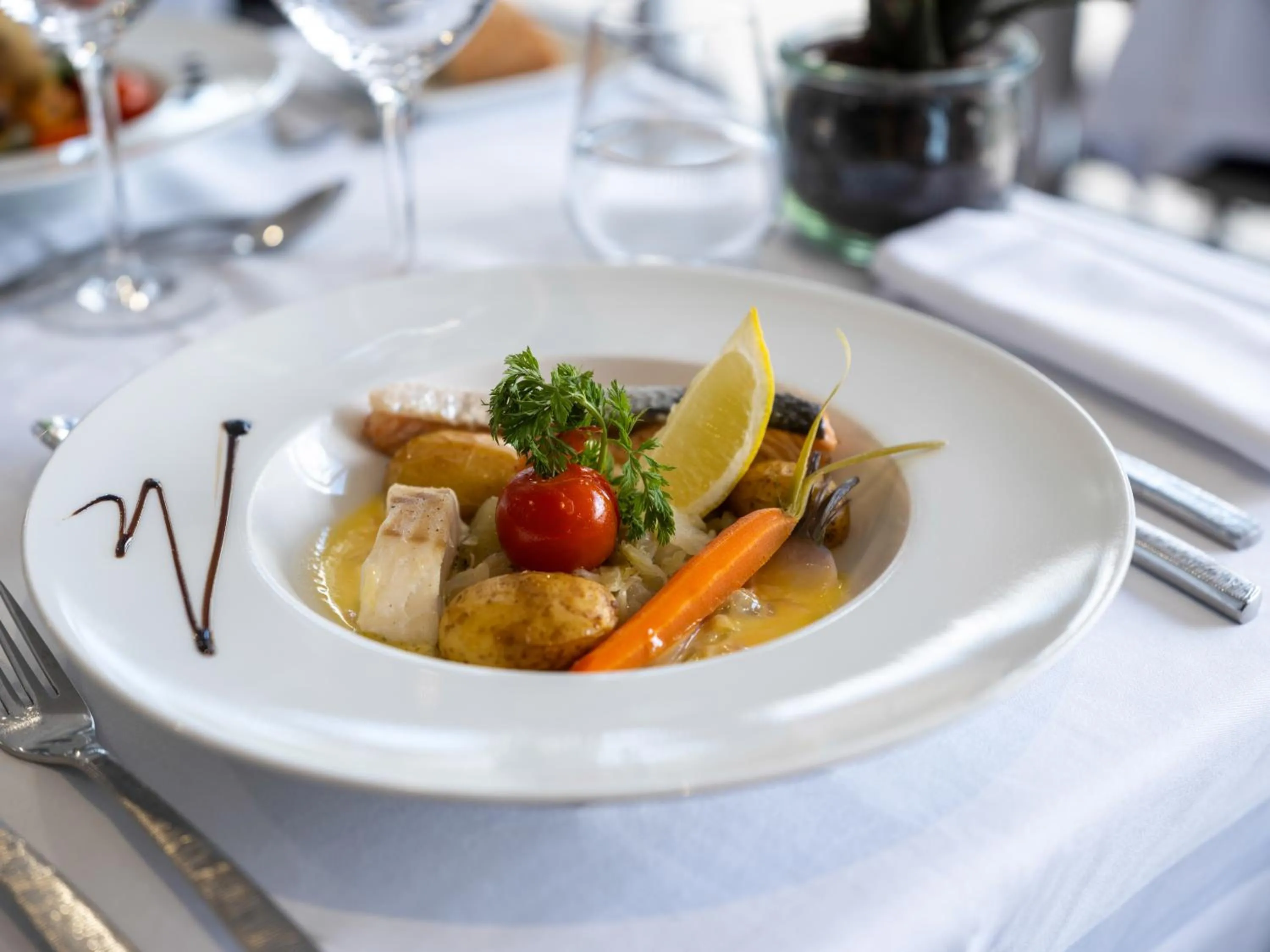 Restaurant/places to eat in Golden Tulip La Baule Hotel and Residence