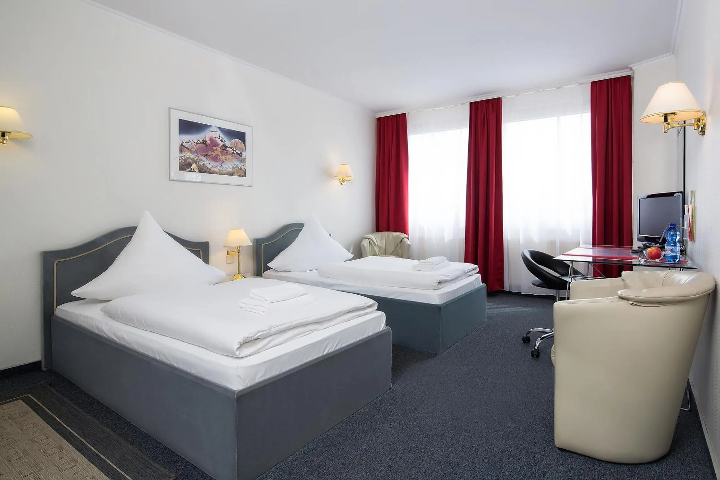 Photo of the whole room, Bed in Hotel Berliner Bär