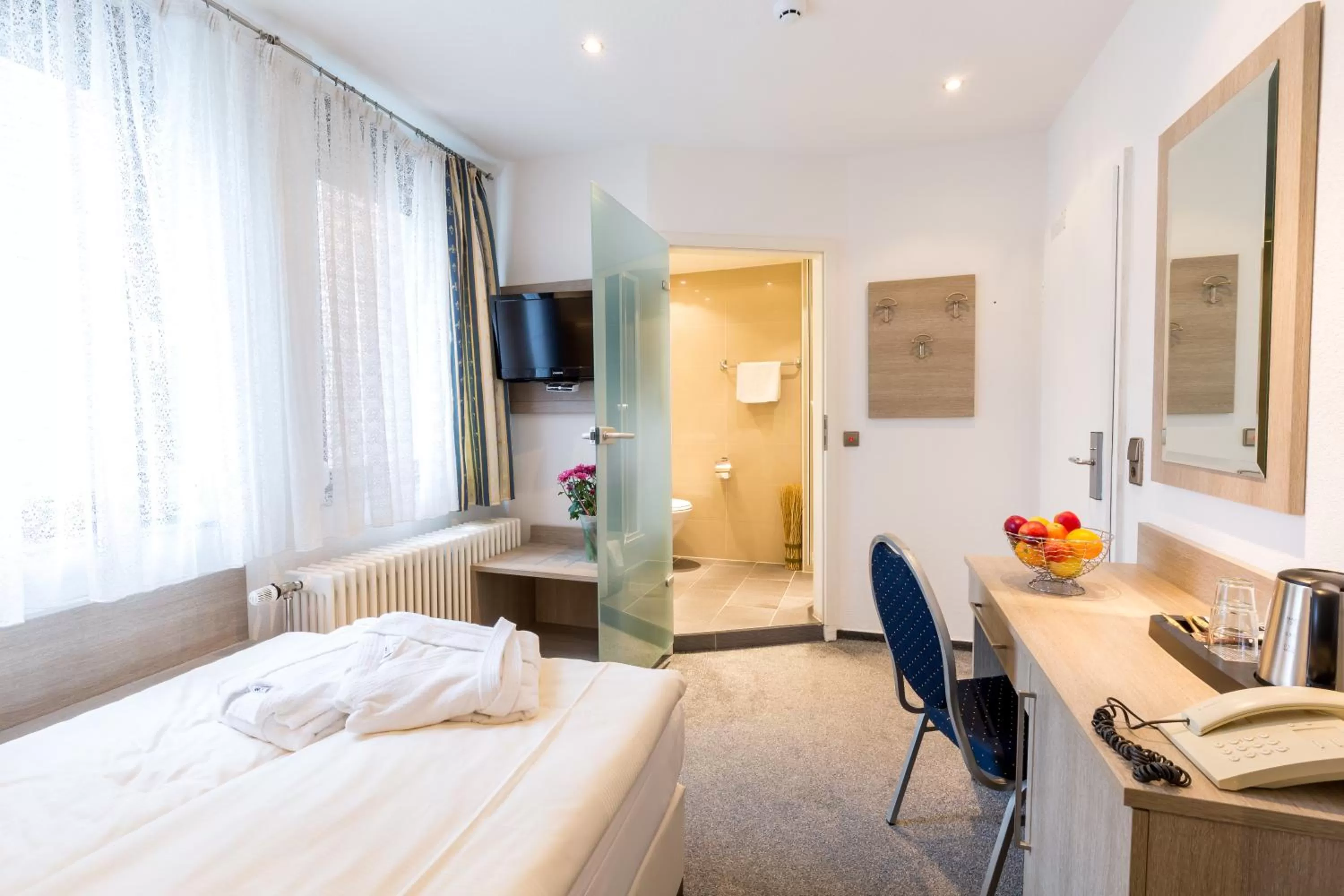 Day, Bed in Bavaria Hotel Münchner Hof Superior