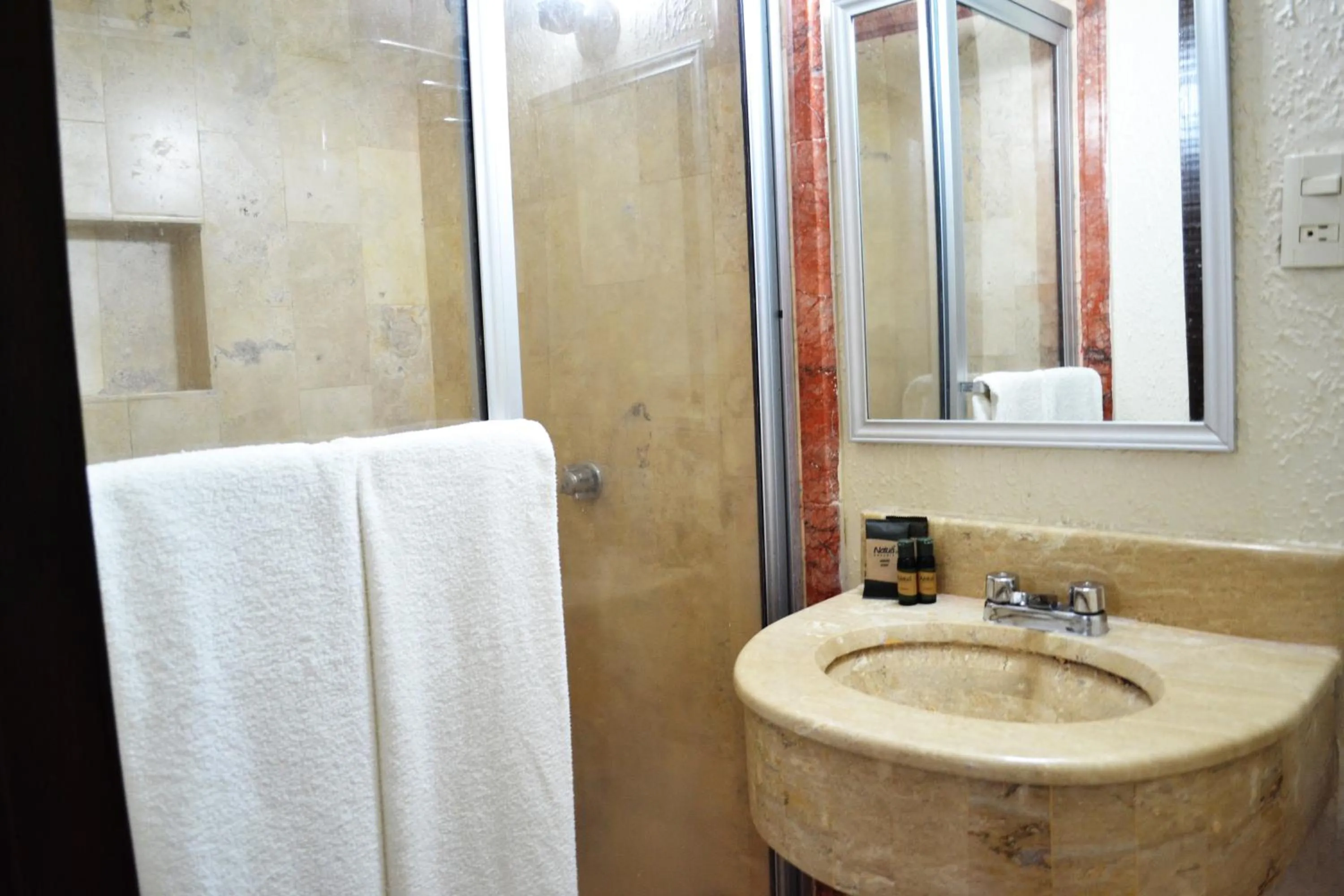 Bathroom in Hotel America Palacio