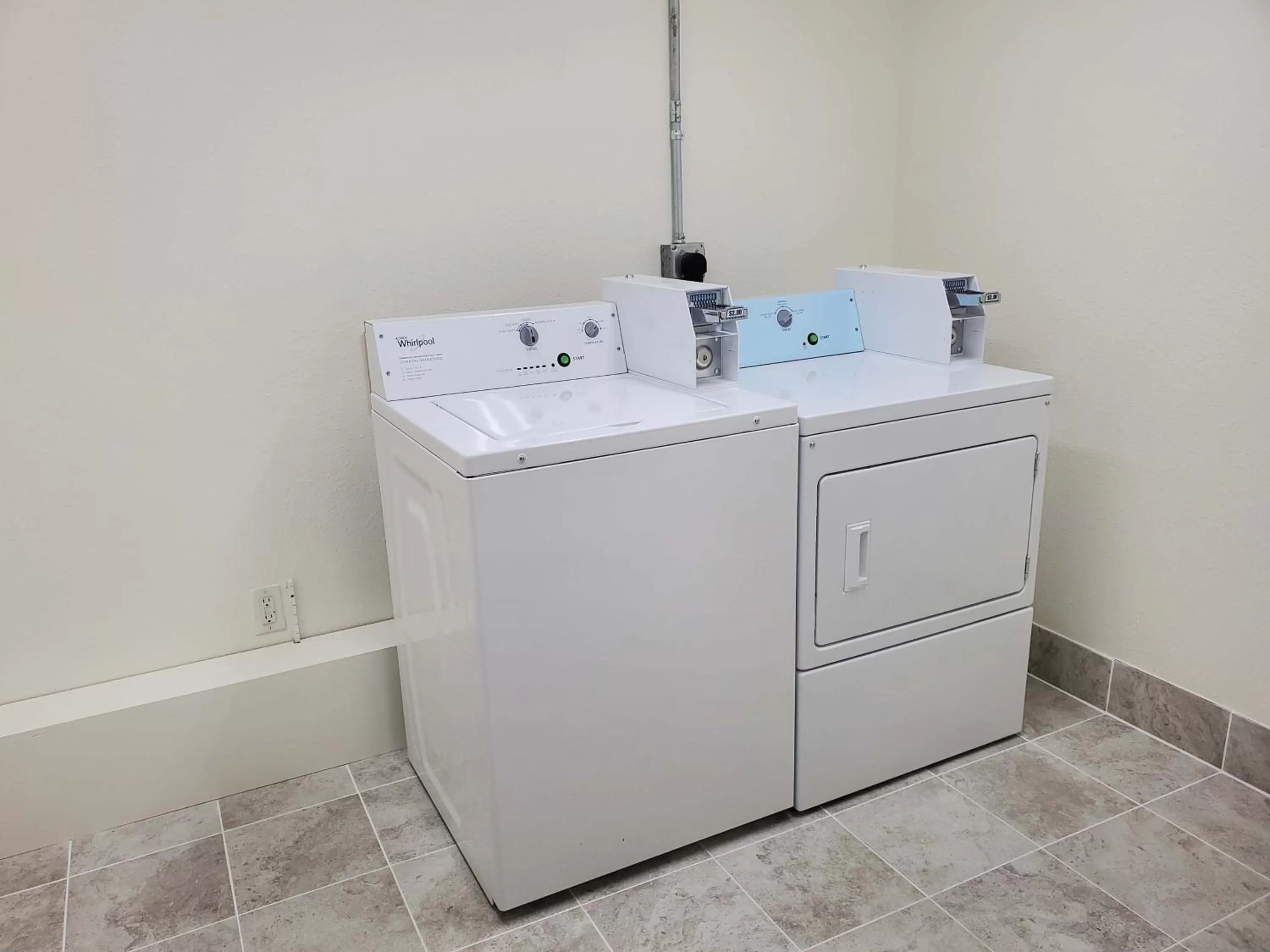 laundry in Estherville Hotel & Suites