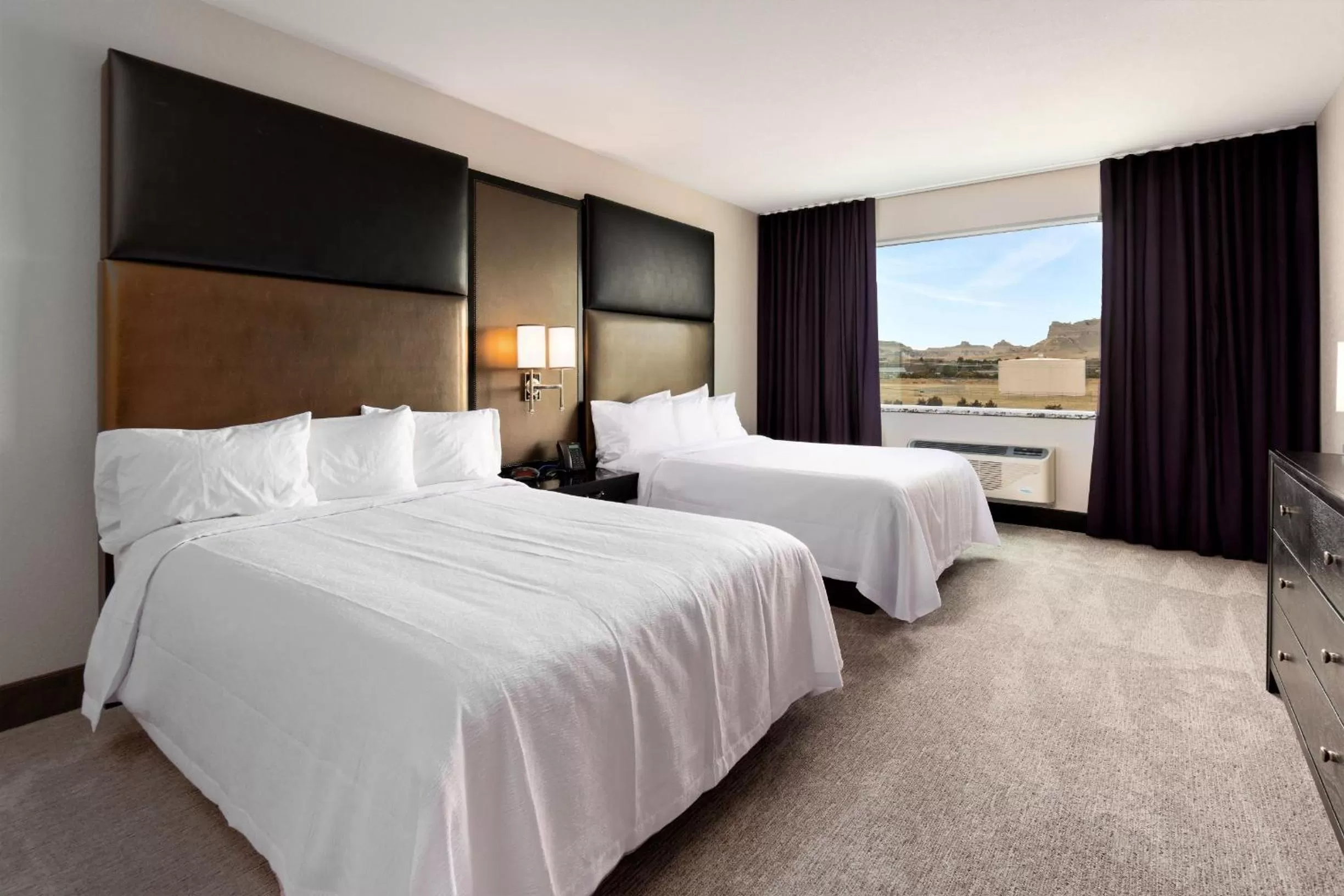 Deluxe Queen Suite in Hotel 21