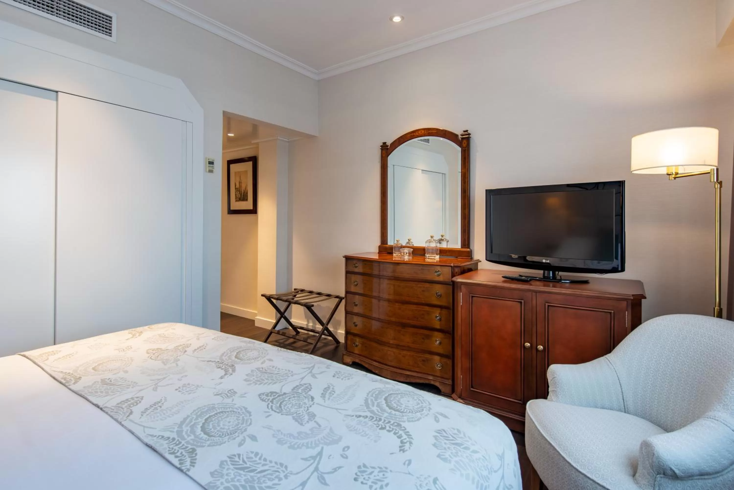 TV and multimedia, Bed in Hotel Praga