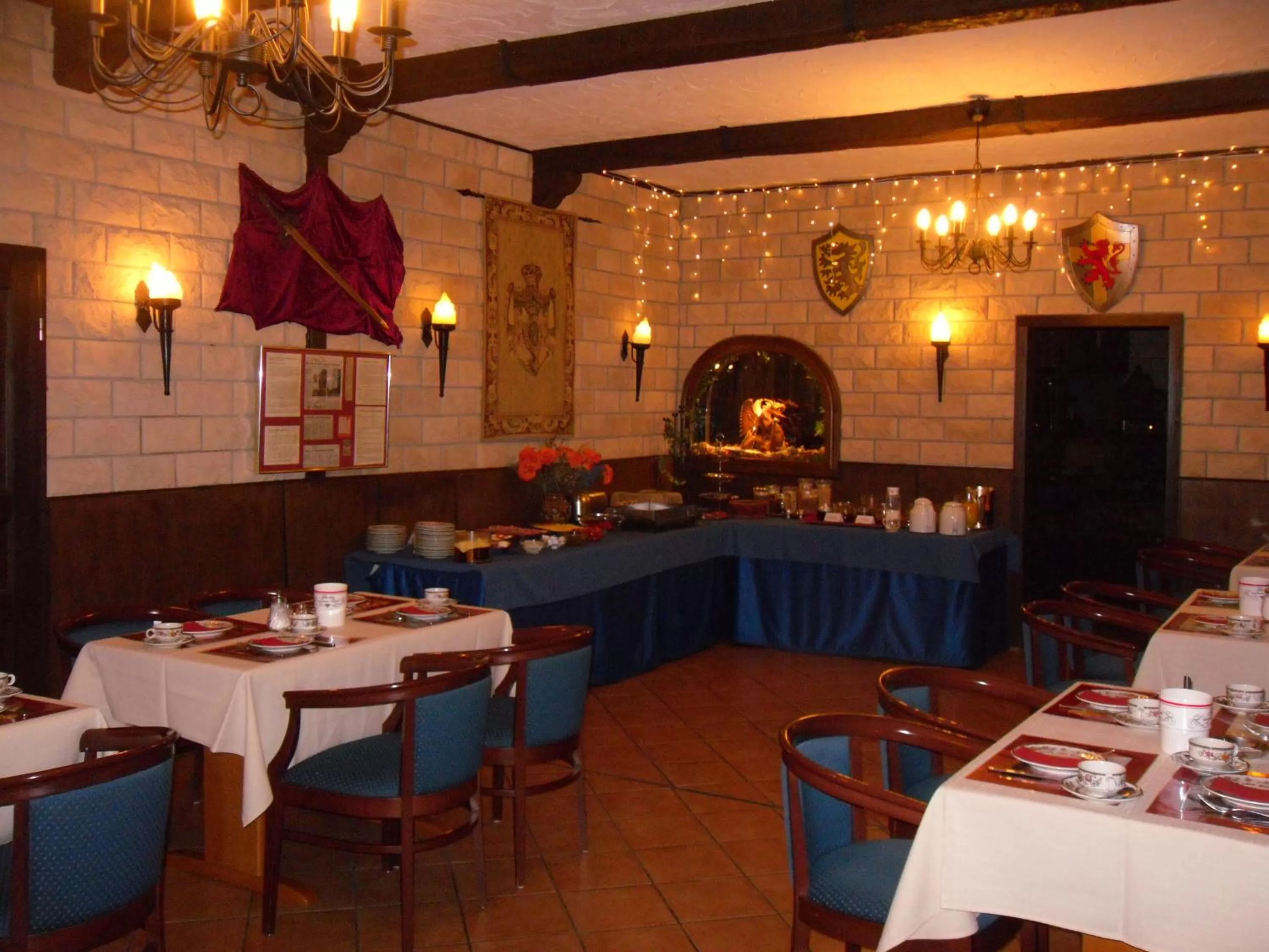 Restaurant/places to eat in Hotel Boos