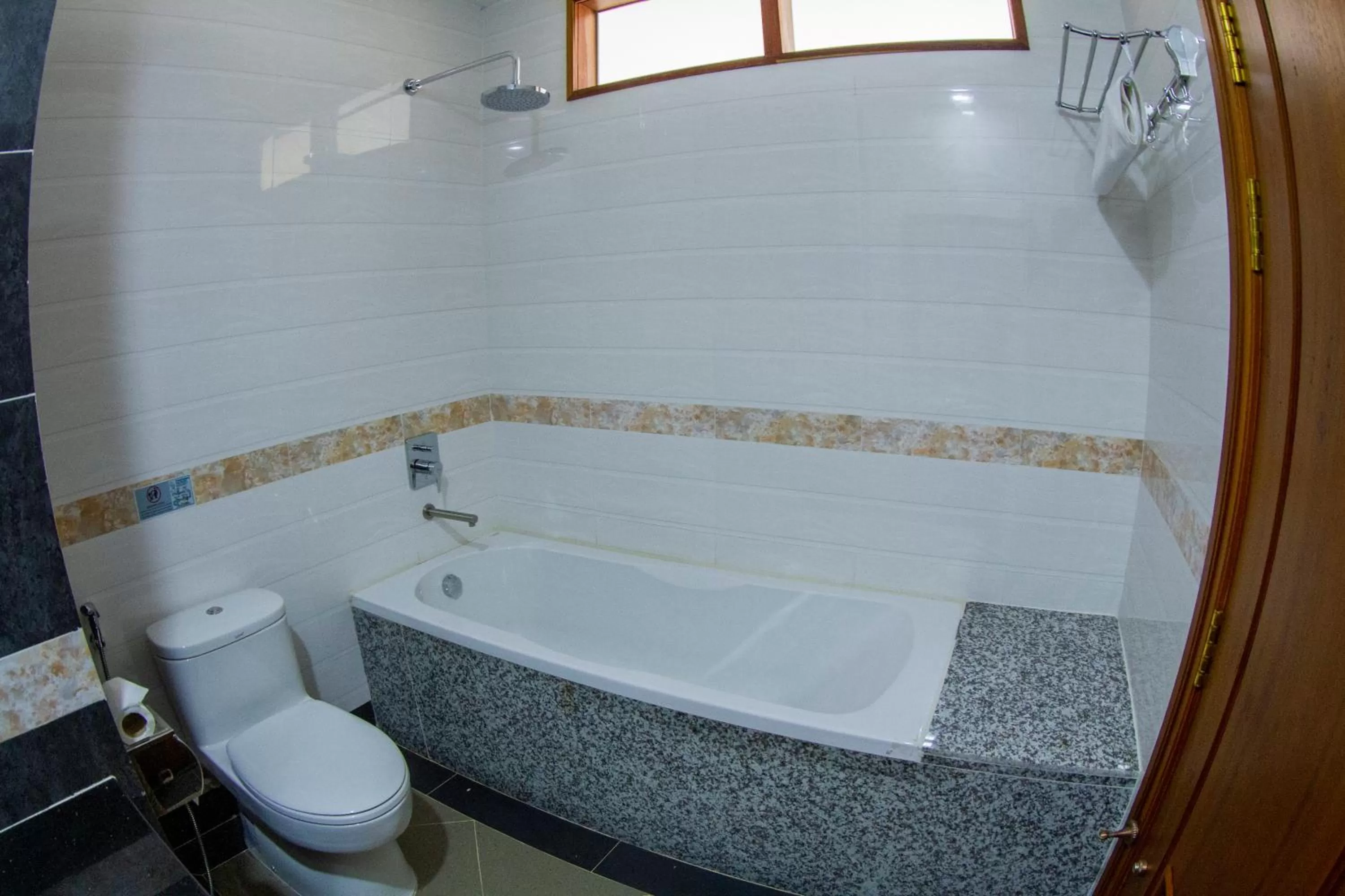 Bathroom in Kampong Thom Palace Hotel