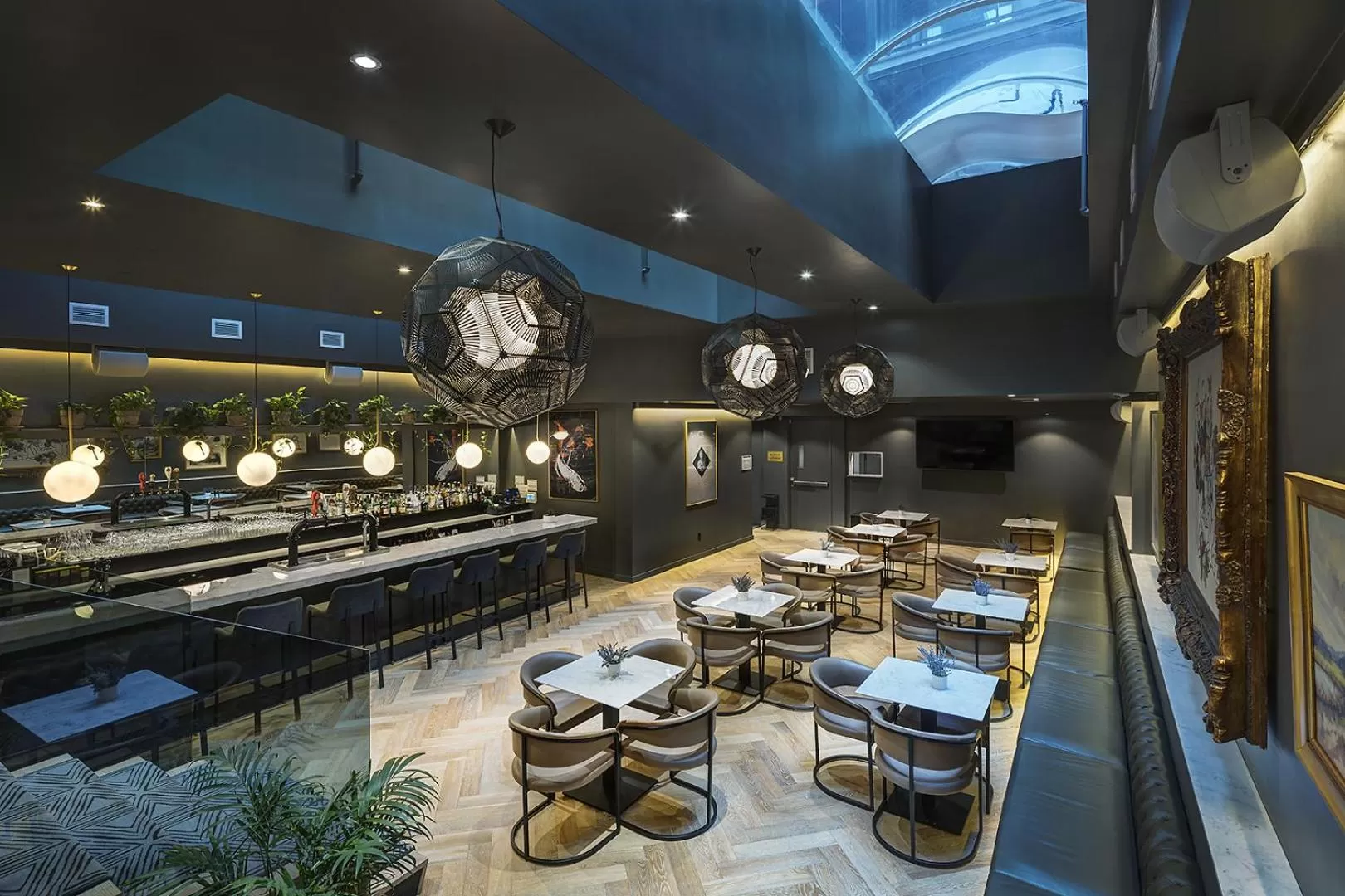 Restaurant/places to eat in Hotel St.Thomas