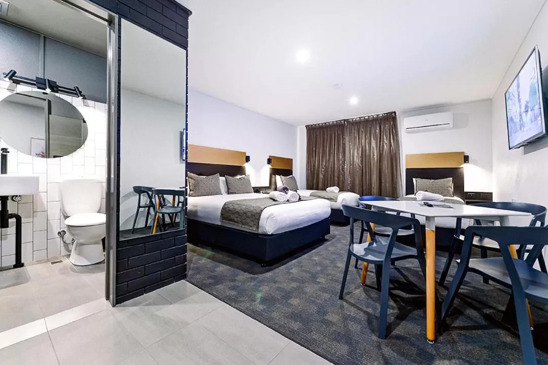Photo of the whole room, Bed in CBD Motor Inn