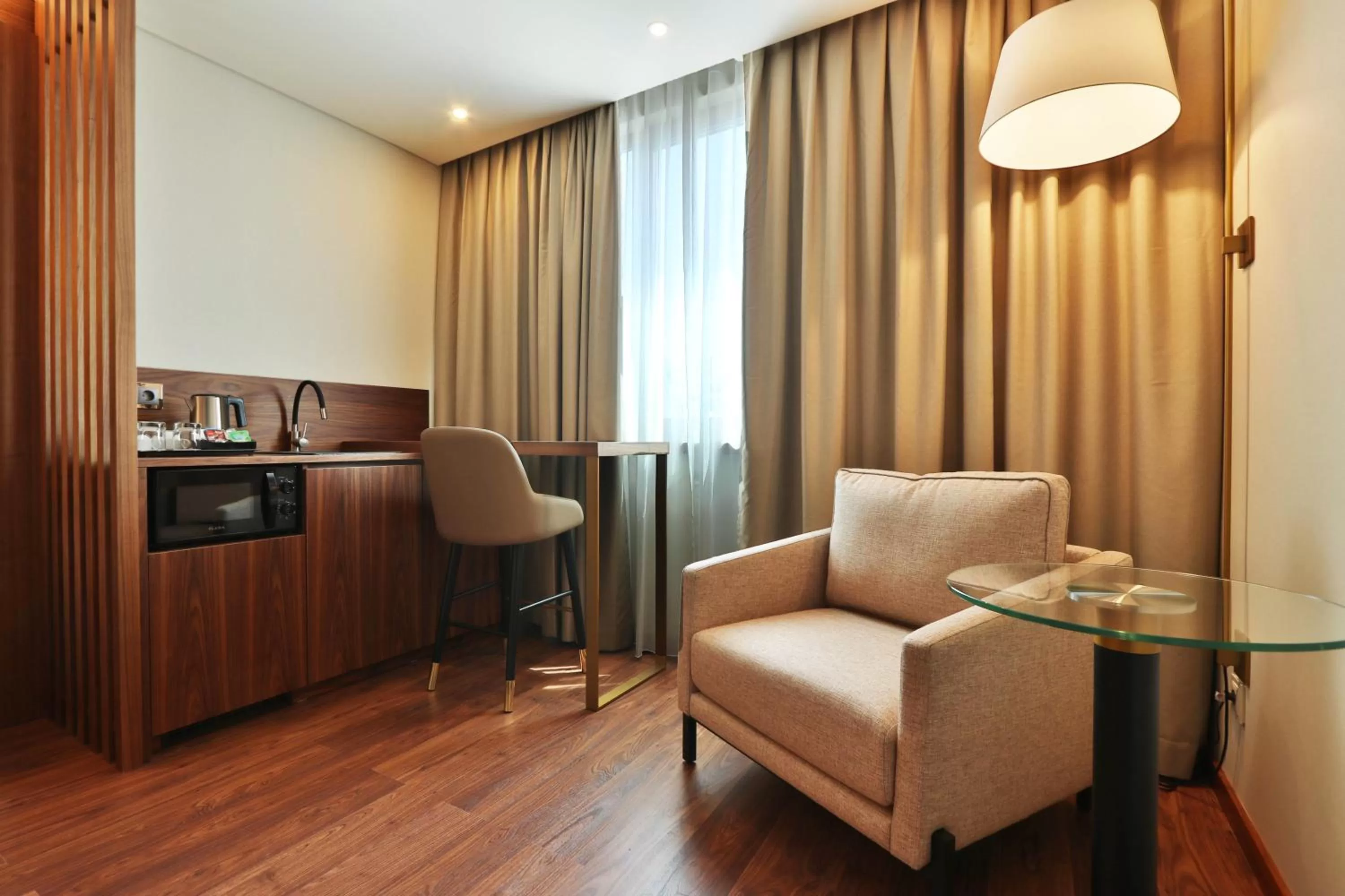 Kitchen or kitchenette in TURIM Ibéria Hotel