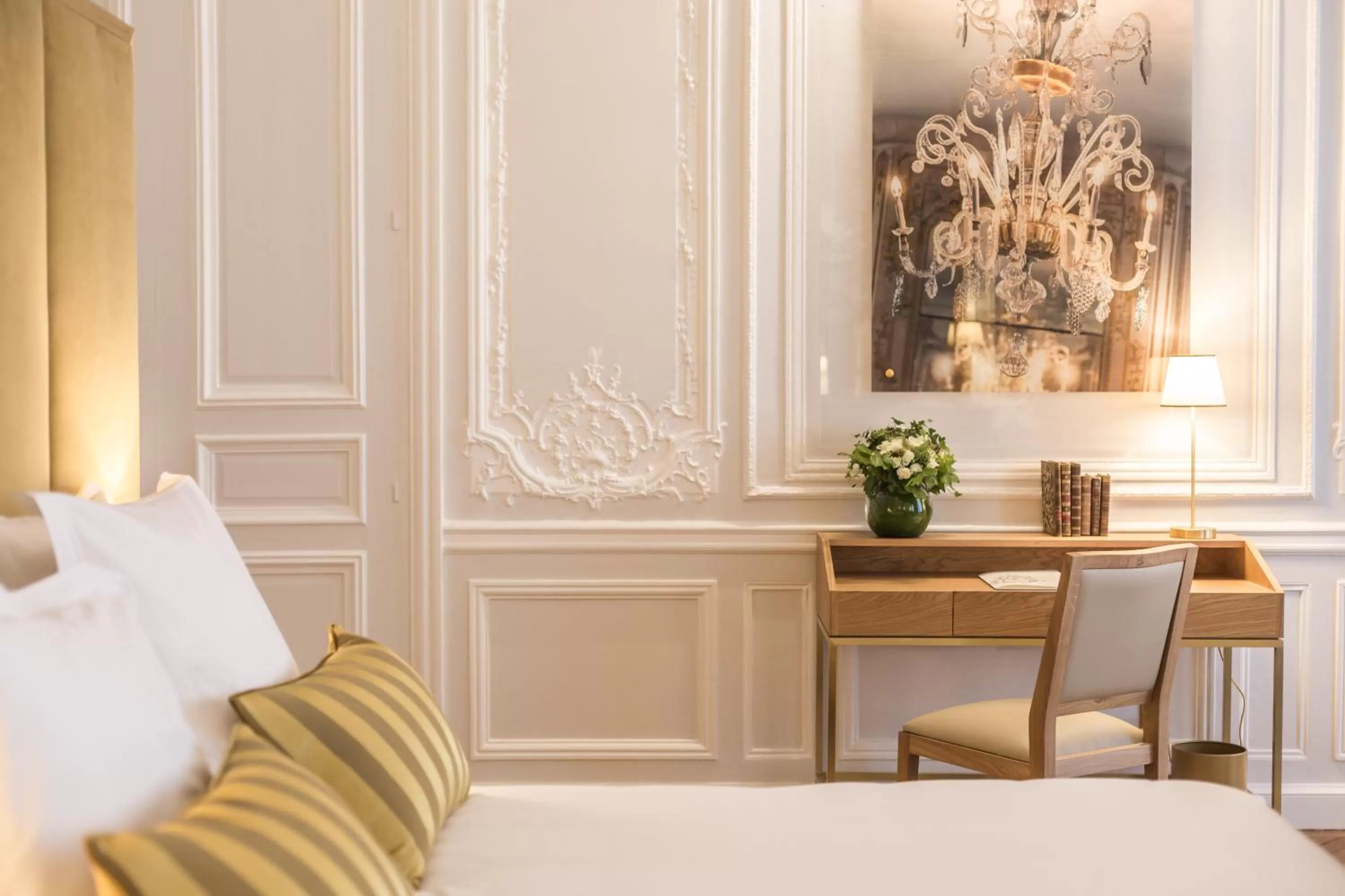 Seating area, Bed in Hôtel Alfred Sommier