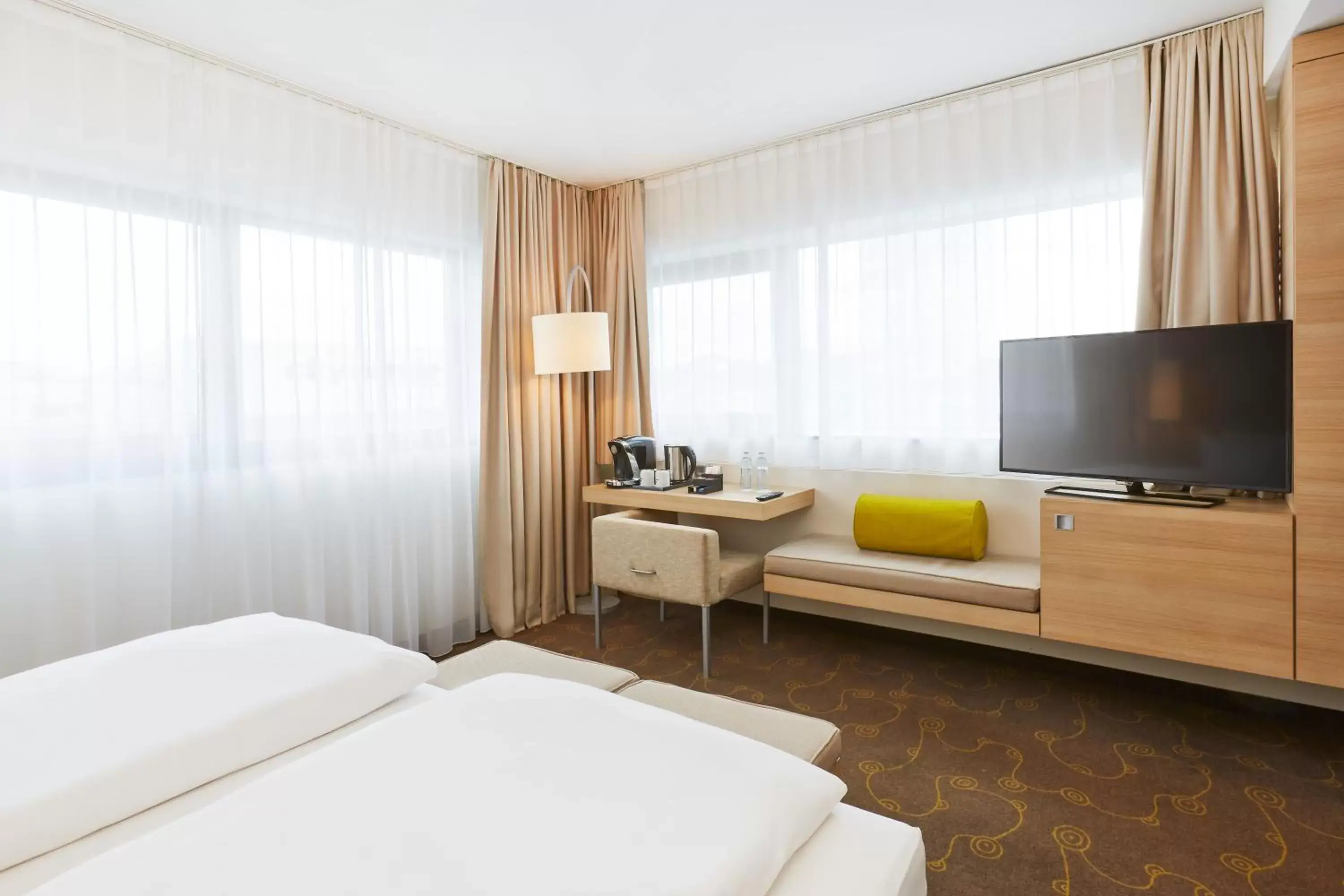 Superior Double Room in H+ Hotel Salzburg Superior Double Room in H+ Hotel Salzburg