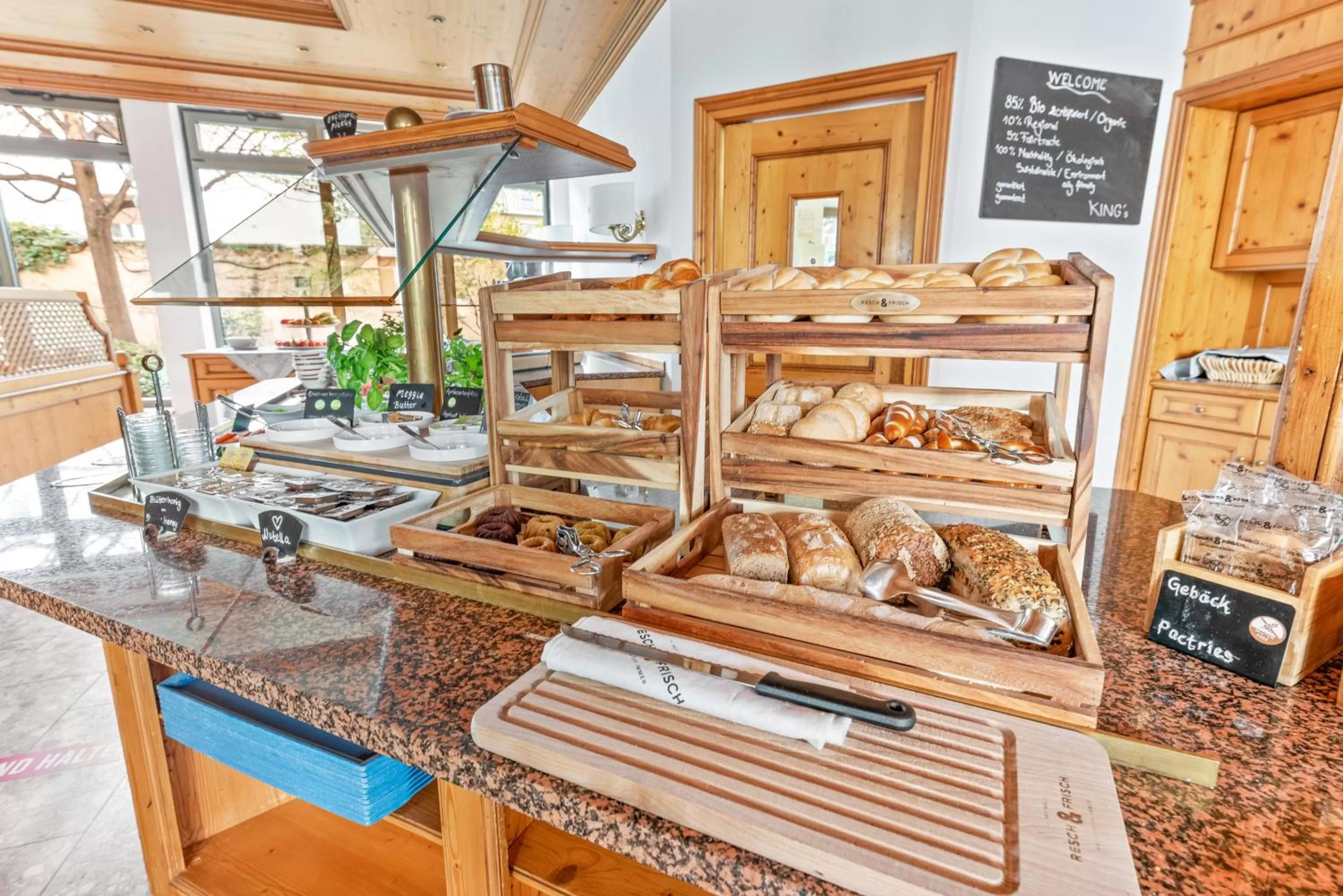 Buffet breakfast in King's Hotel Center Superior