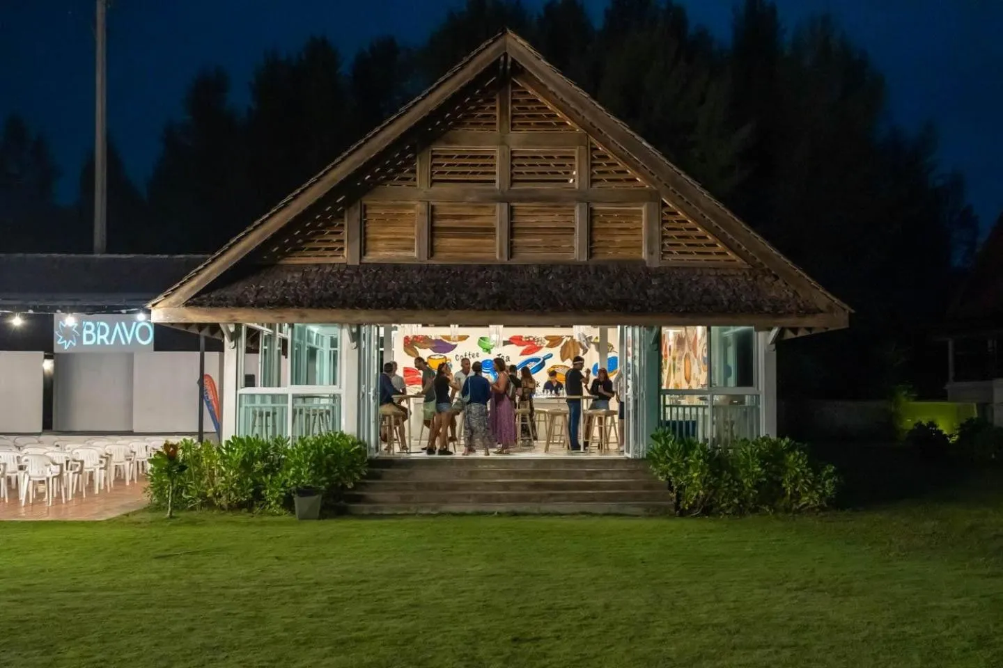 Restaurant/places to eat, Property Building in Le Menara Khao Lak