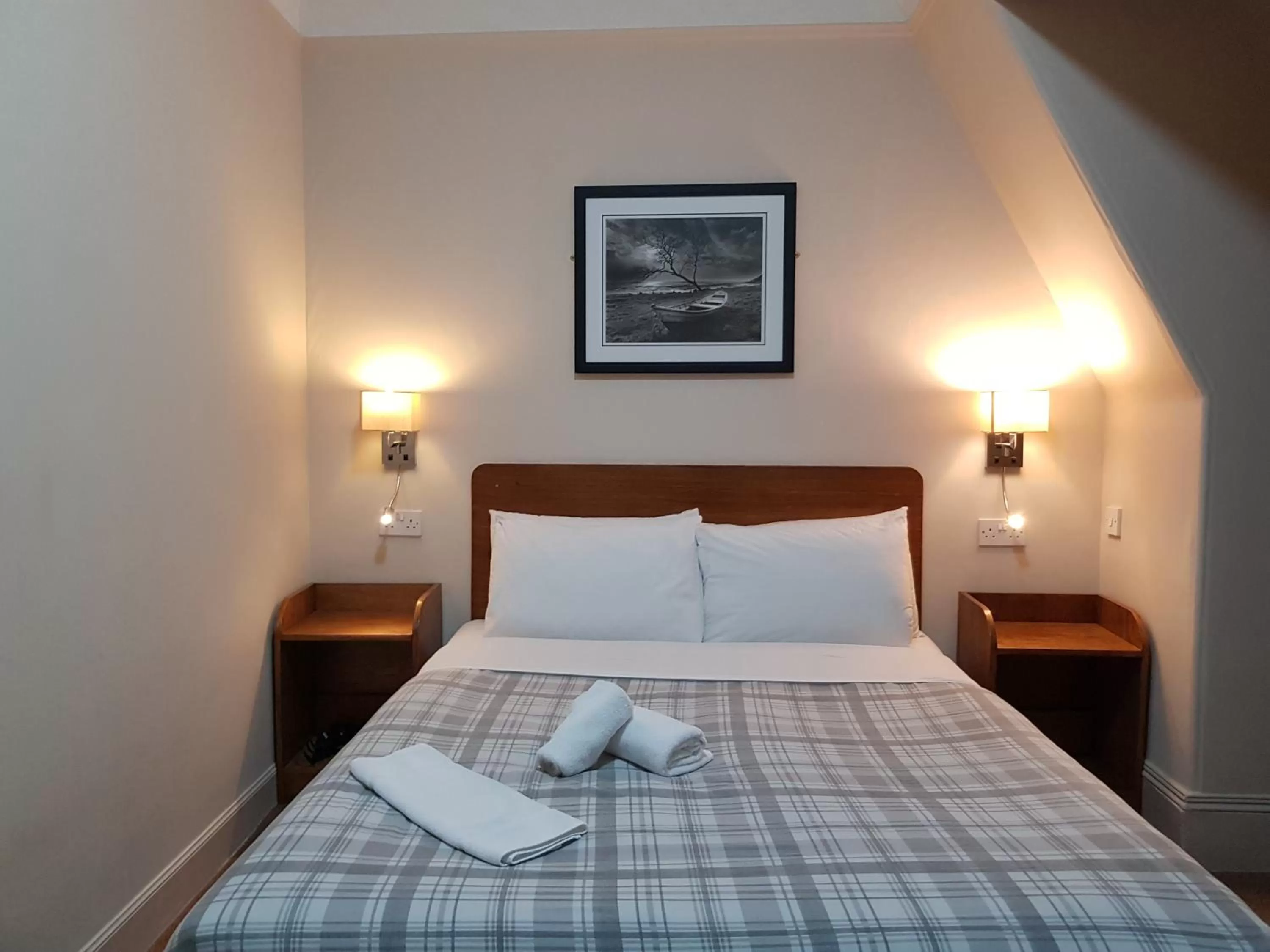 Bed in Aberdeen House