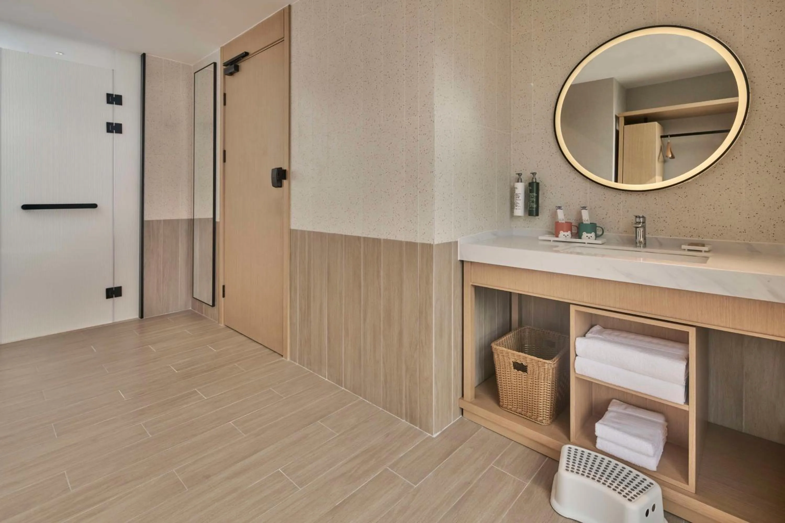 Photo of the whole room in Hilton Garden Inn Zhuhai Jinan University