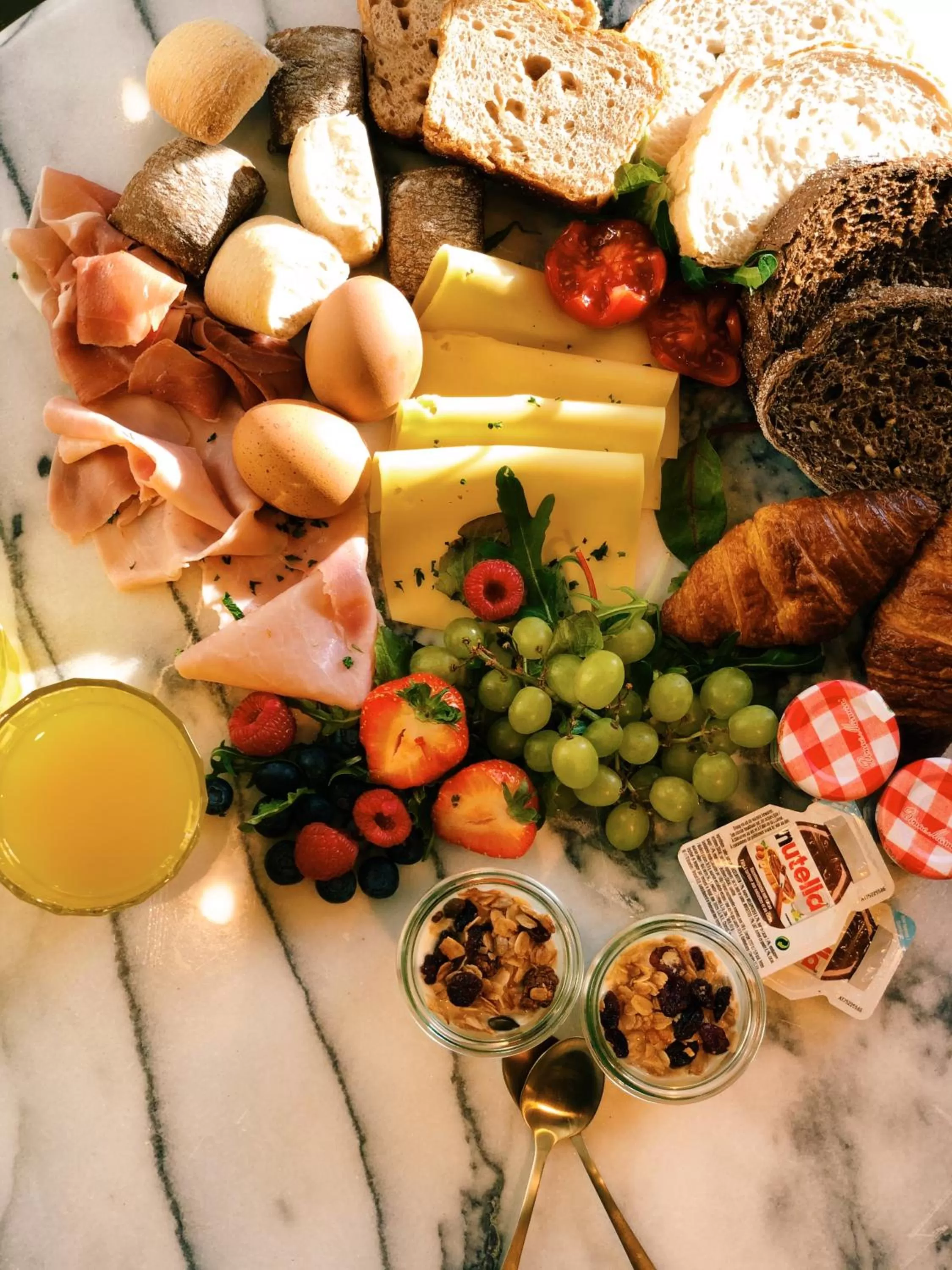 Food in BnB Bruxelles - Studios & Apartments