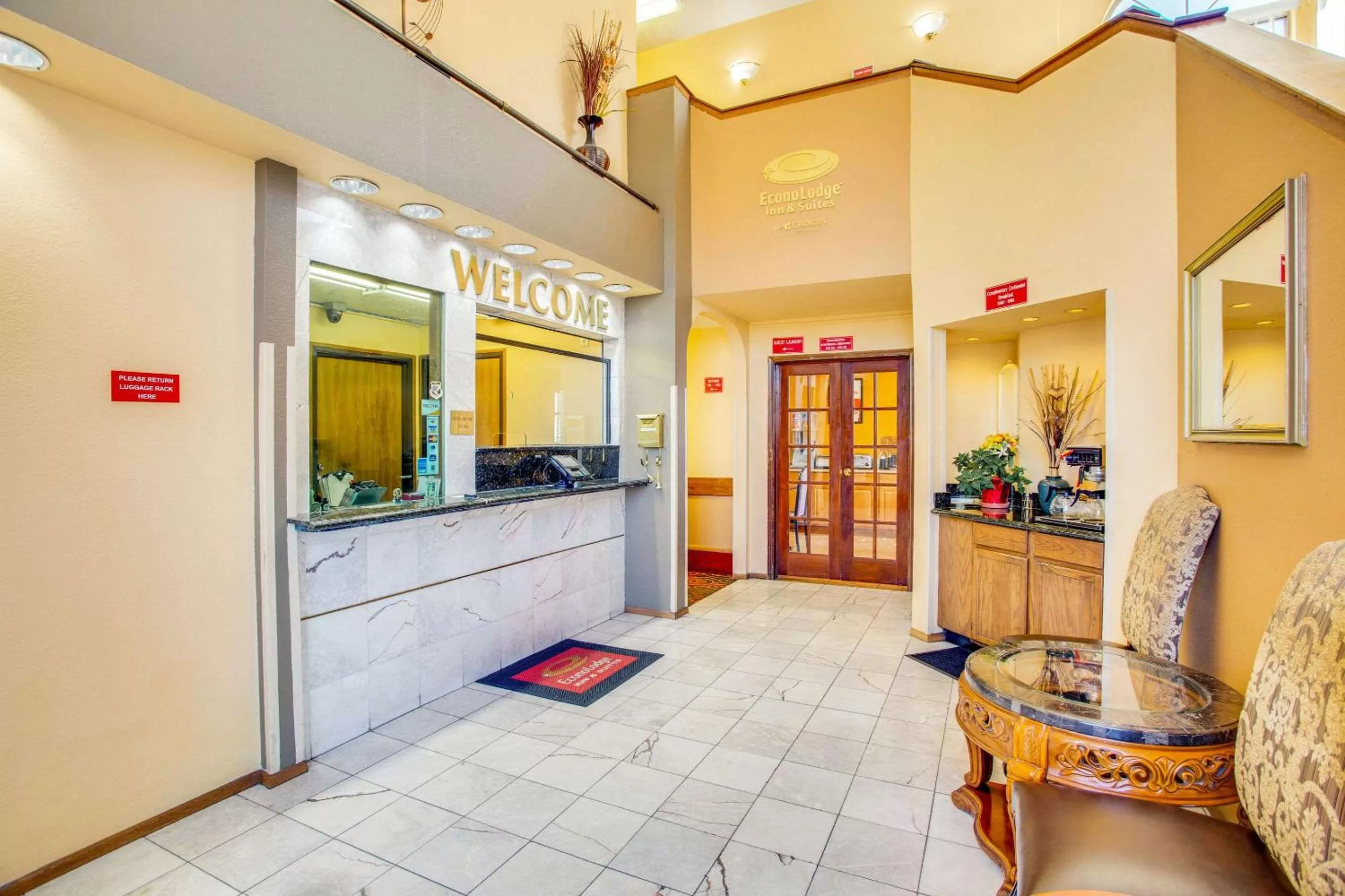 Lobby or reception in Econo Lodge Inn & Suites Albuquerque East I-40 Eubank Exit