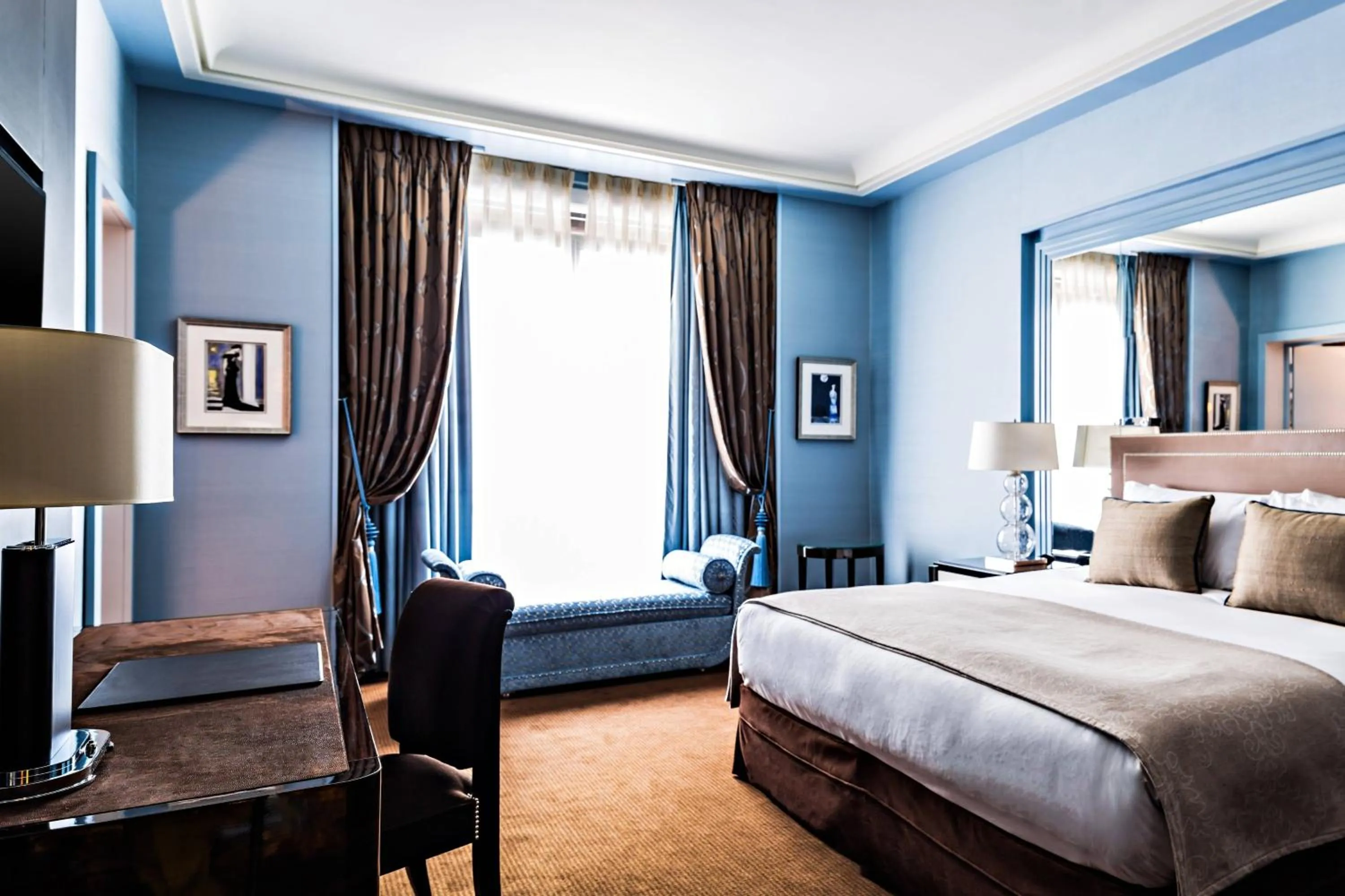 Bedroom, Bed in Prince de Galles, a Luxury Collection hotel, Paris