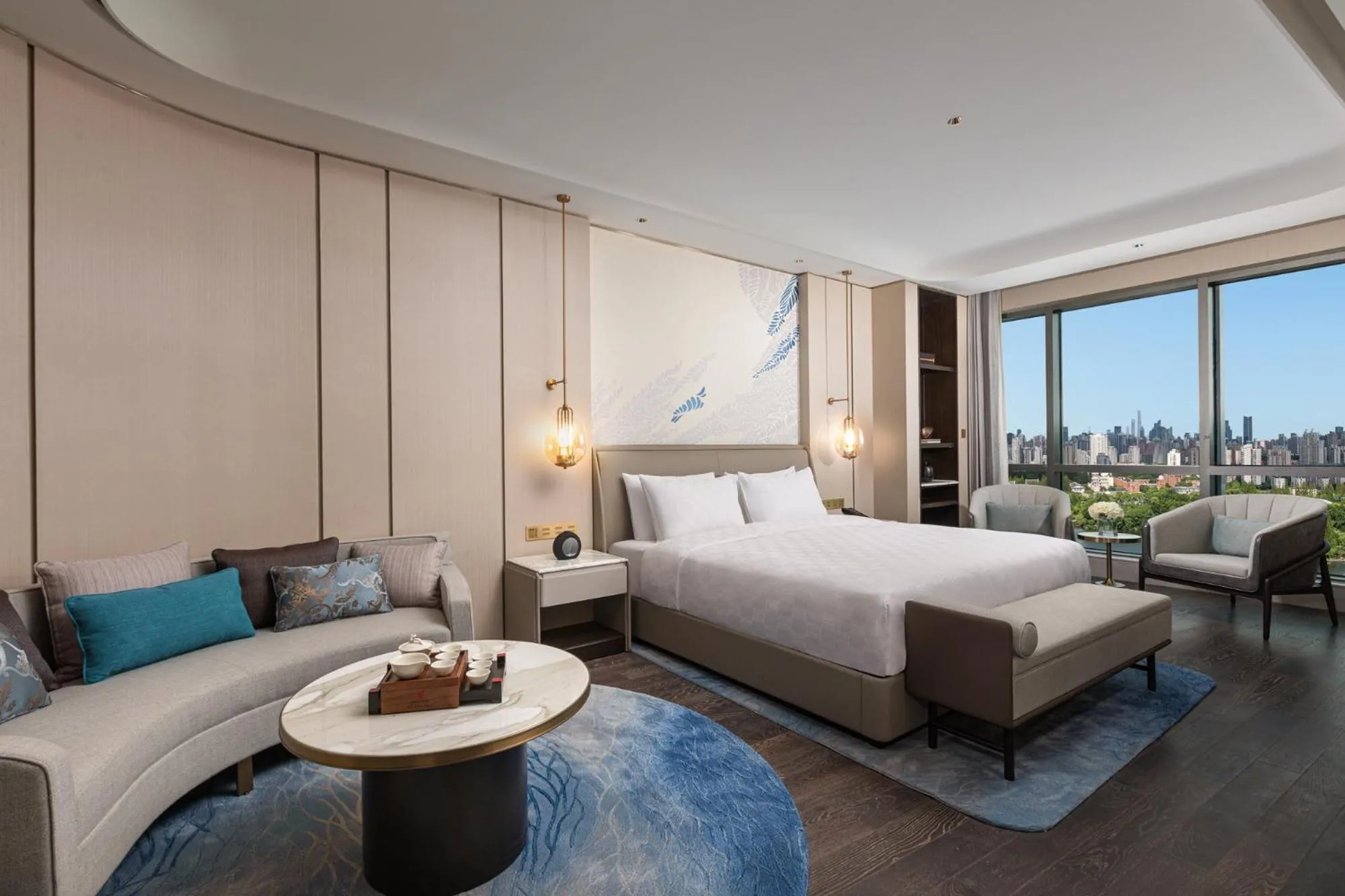 Bed in HUALUXE Shanghai Changfeng Park by IHG