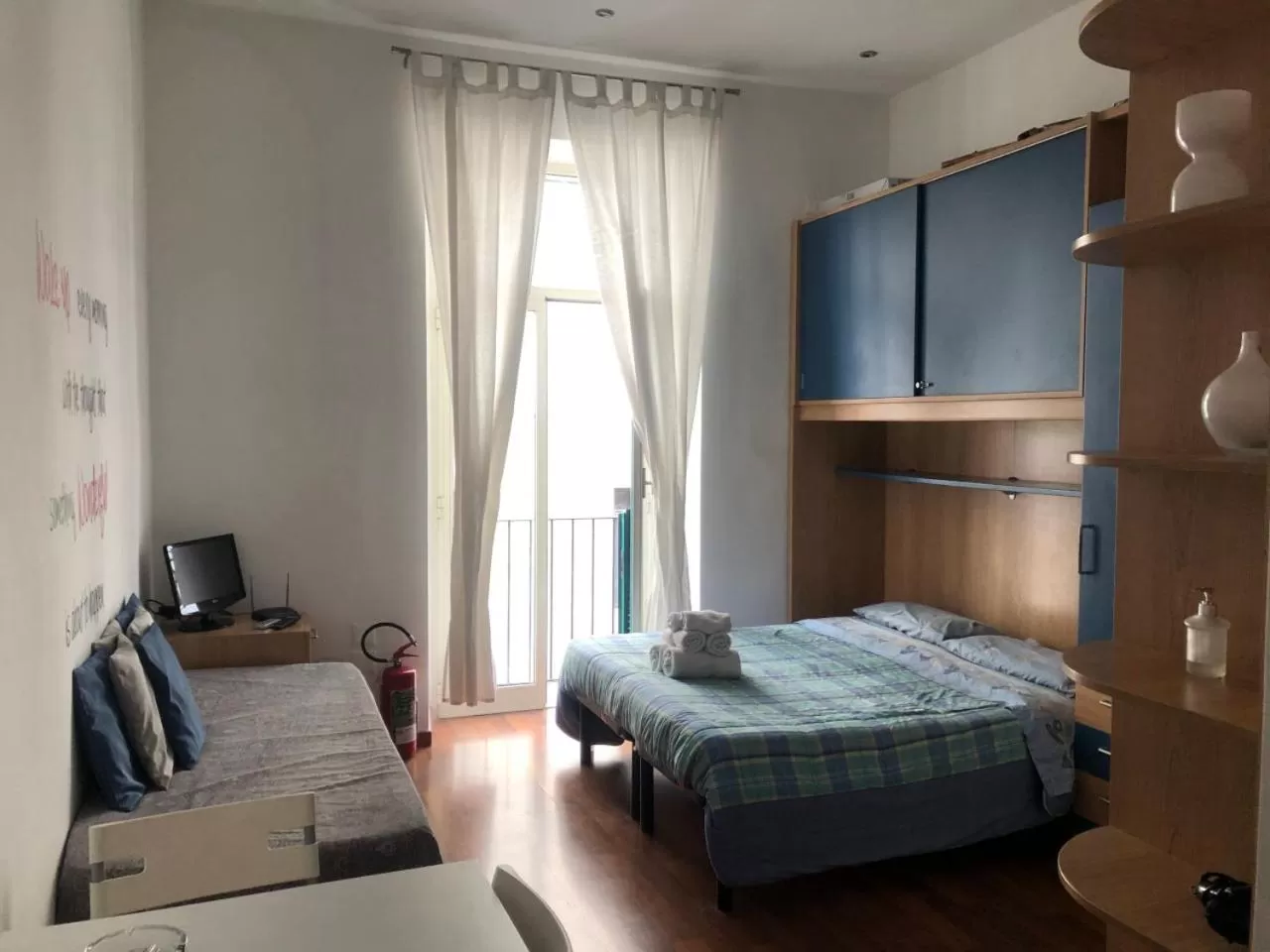 Apartment with Balcony in Ale & Tizy House