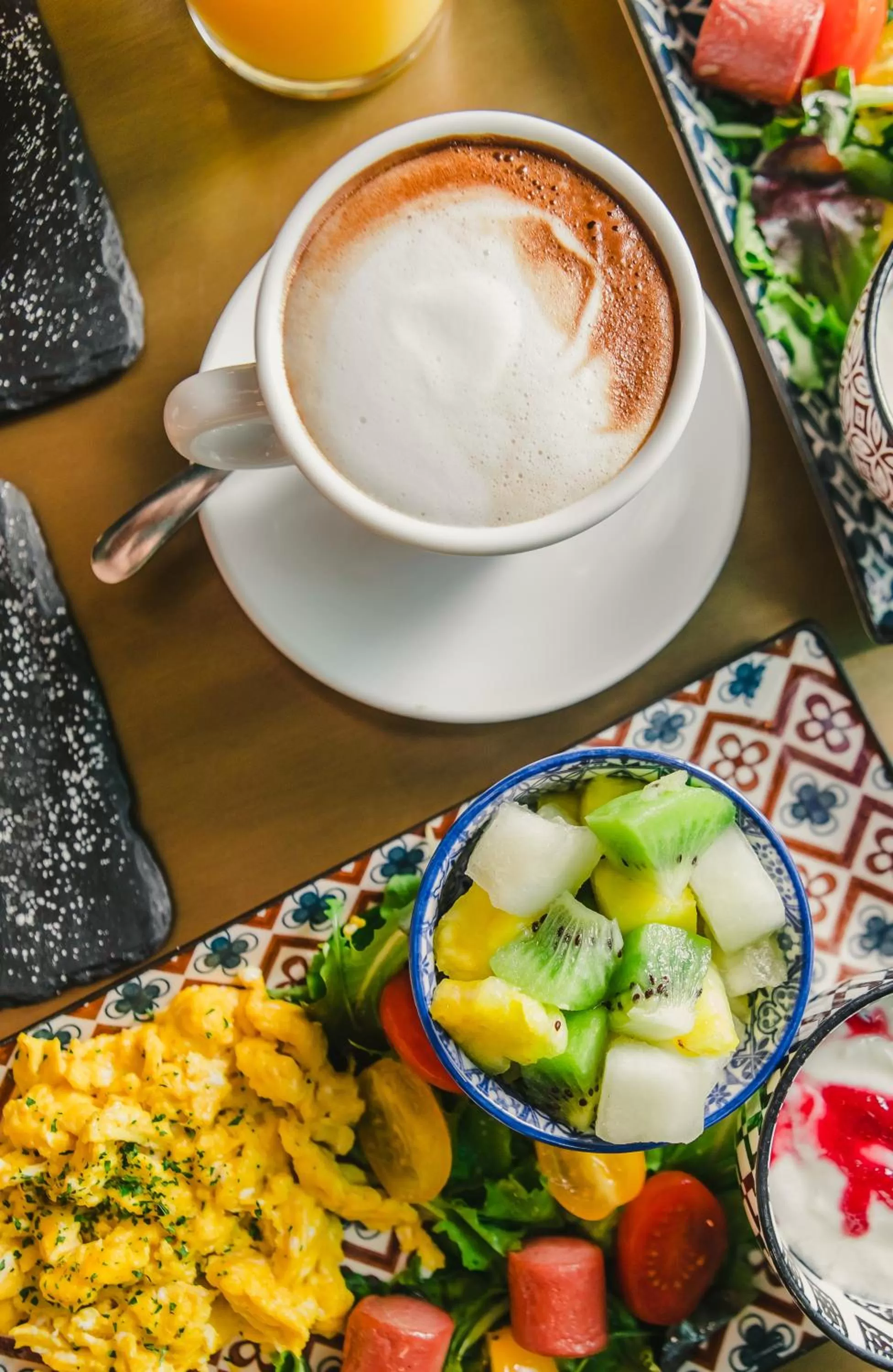 Breakfast in Tree Charme Parliament Boutique Hotel