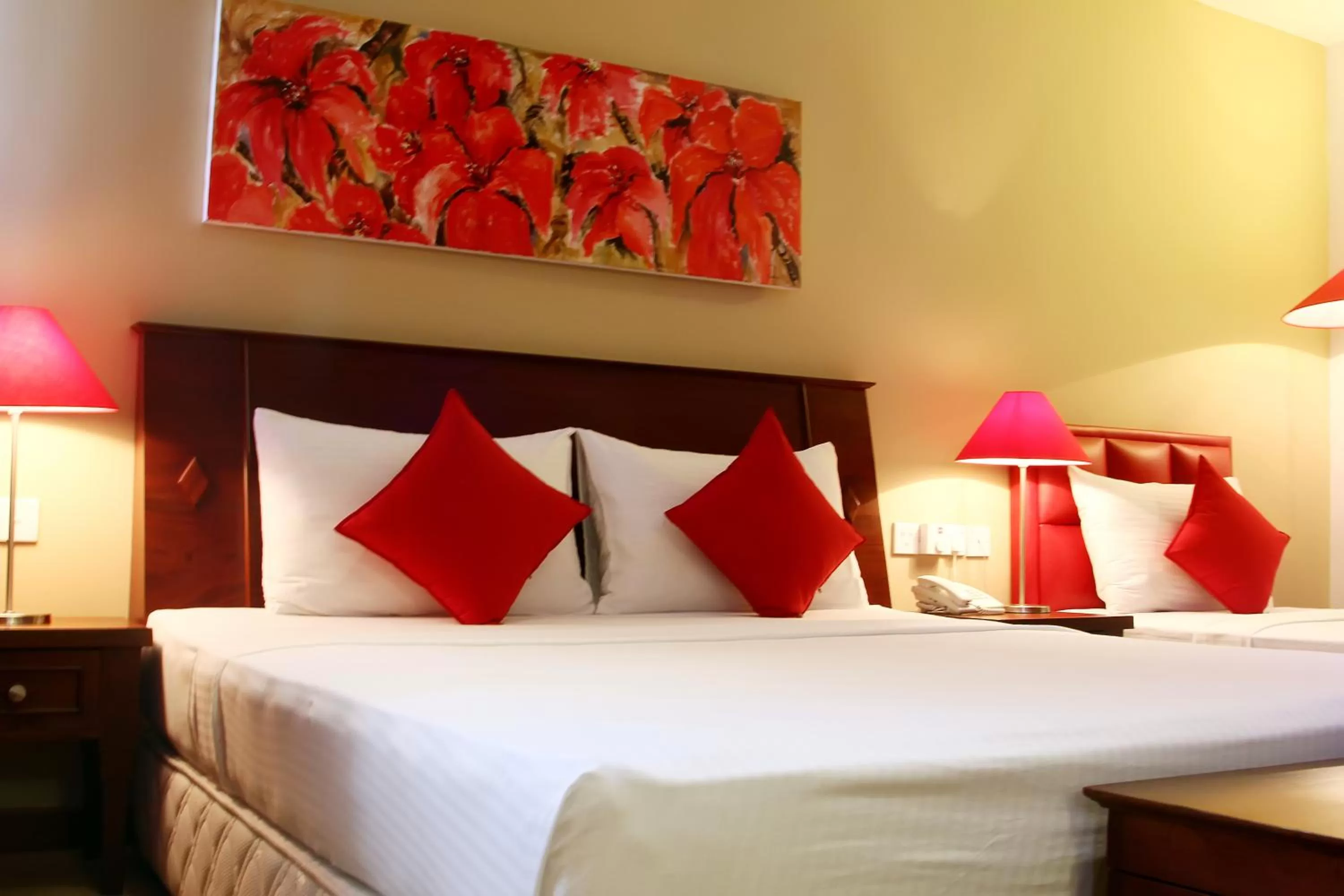 Bed in Opulent River Face Hotel