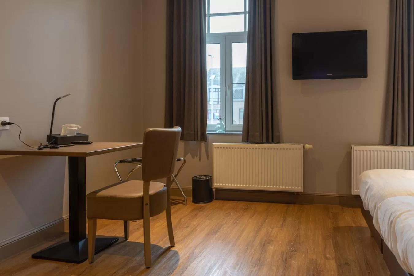 TV/Entertainment Center in Oud Gemeentehuis