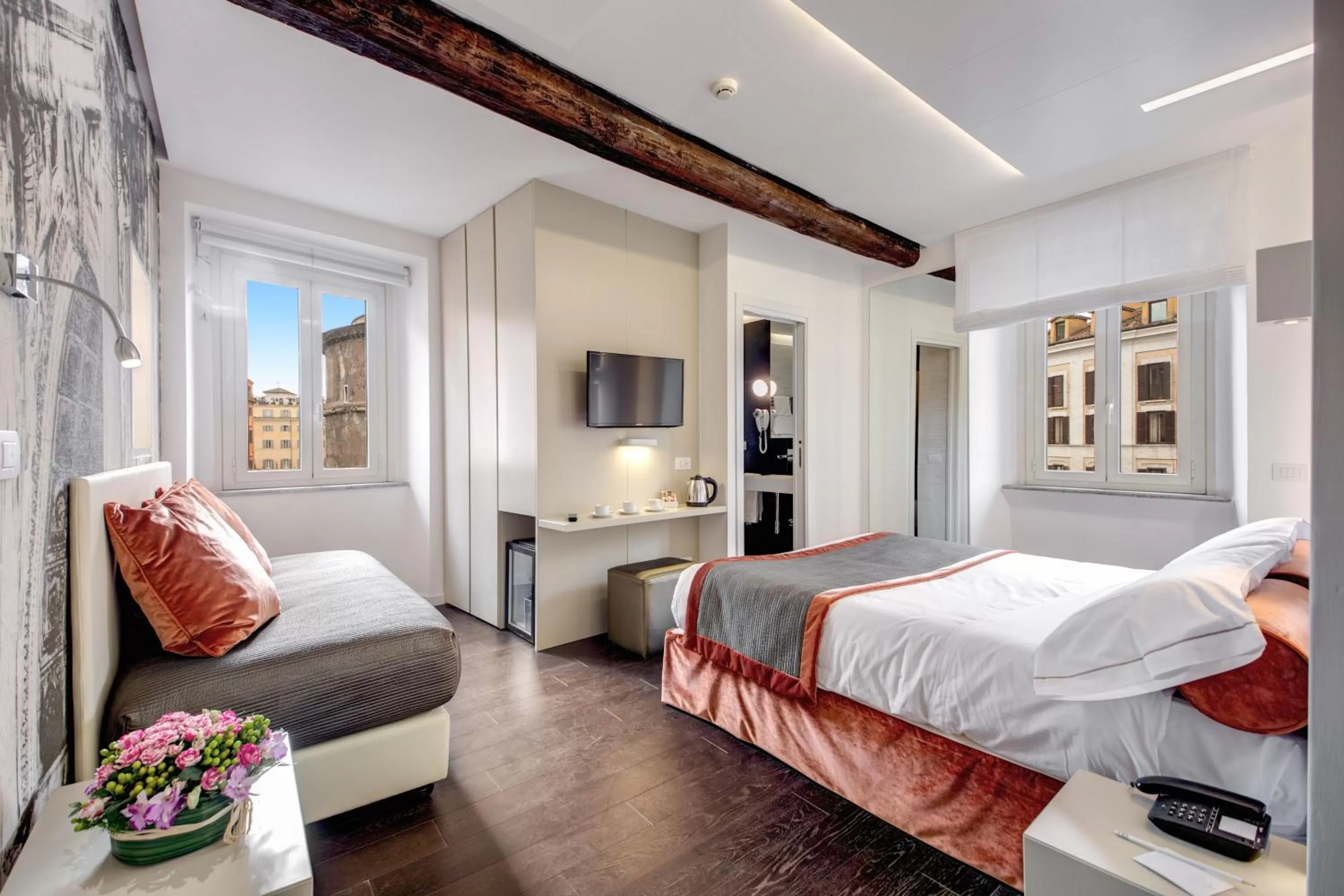 Junior Suite with Pantheon View in Albergo Abruzzi