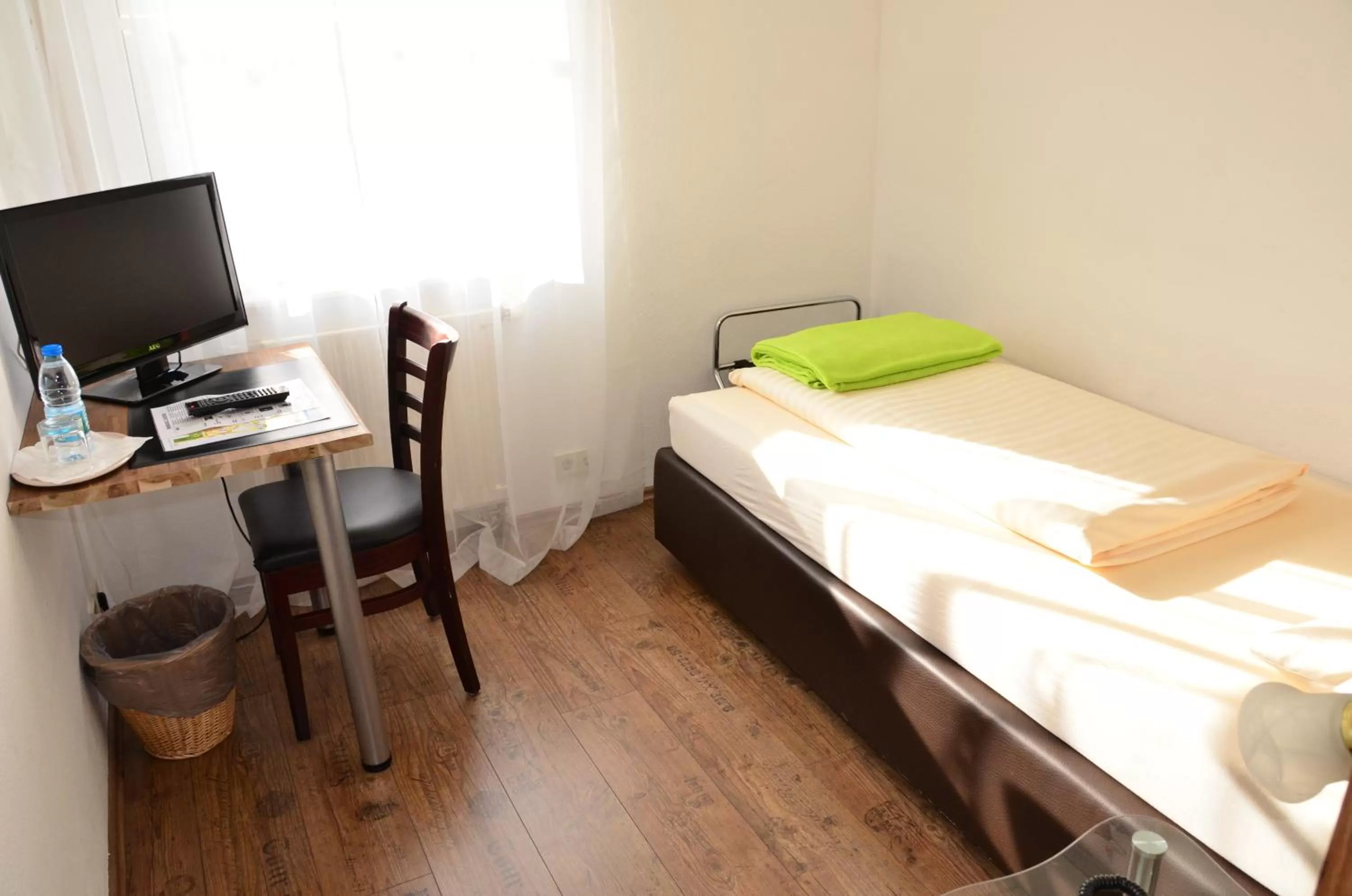 Photo of the whole room, Bed in Hotel Mörike