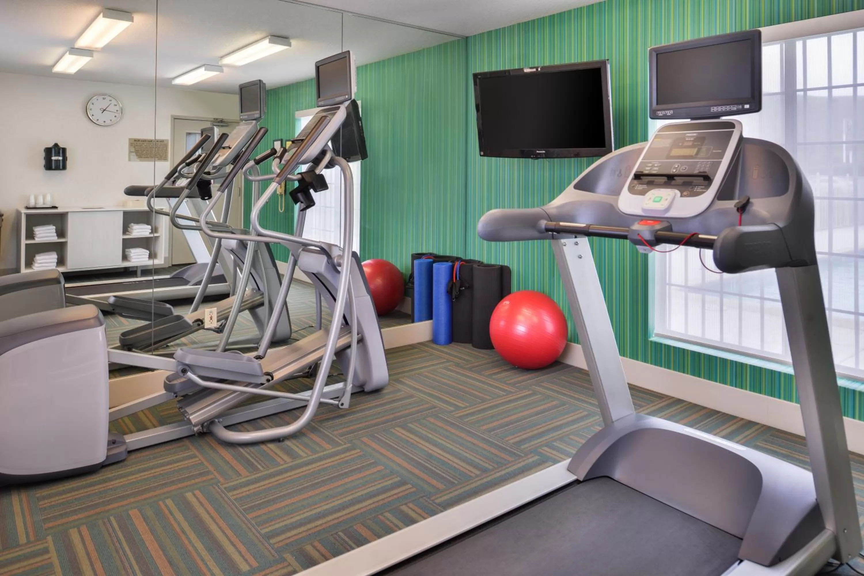 Spa and wellness centre/facilities in Holiday Inn Express Westley by IHG