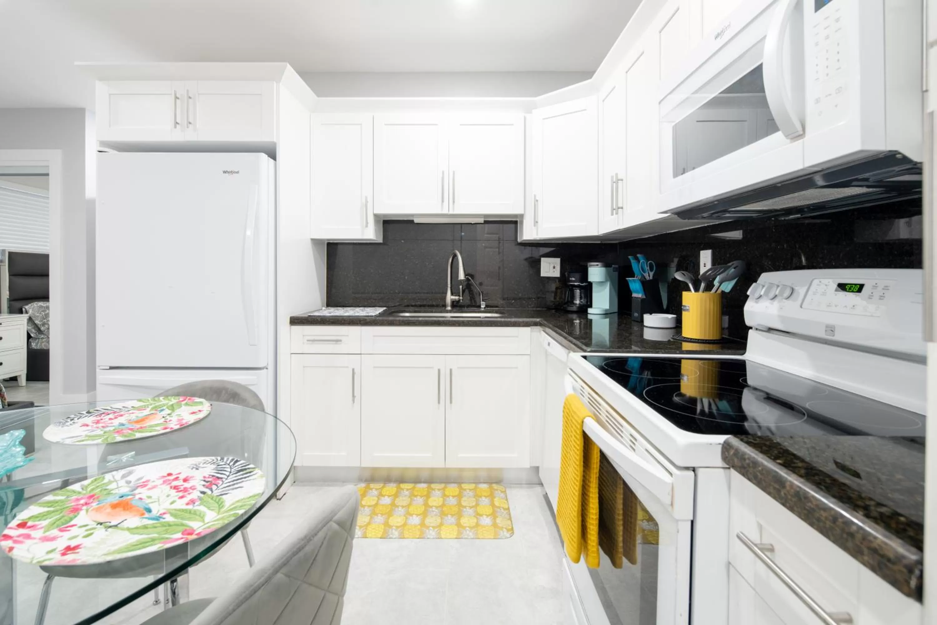 Kitchen or kitchenette in The Surf Hollywood Beach