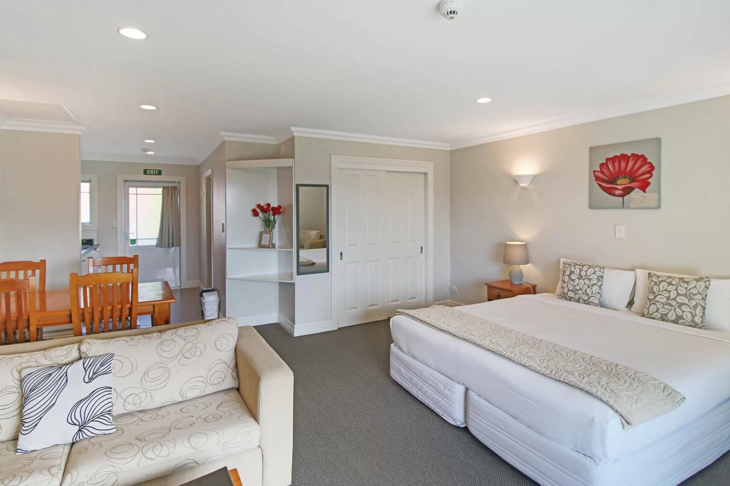 Bed in Kerikeri Park Lodge