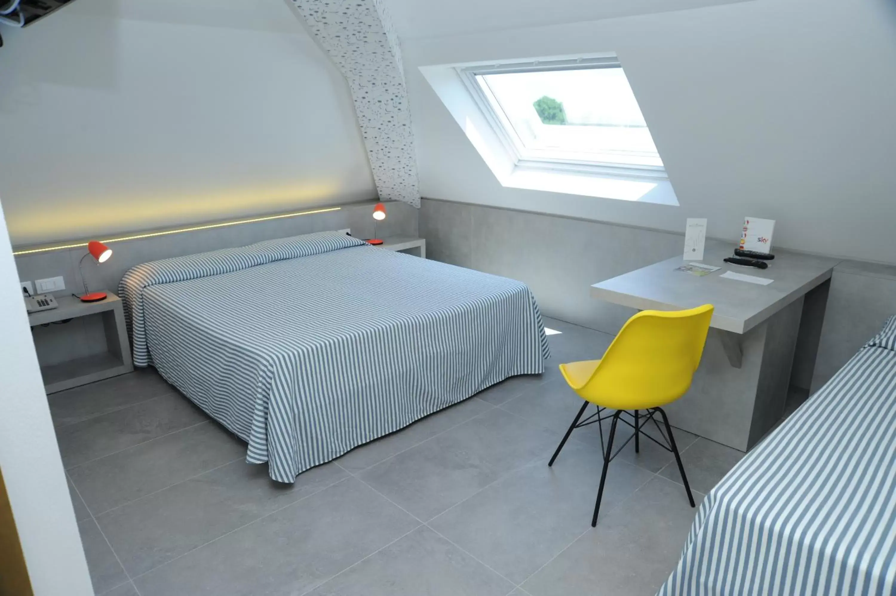 Comfort Quadruple Room in Hotel Astoria Comfort Quadruple Room in Hotel Astoria