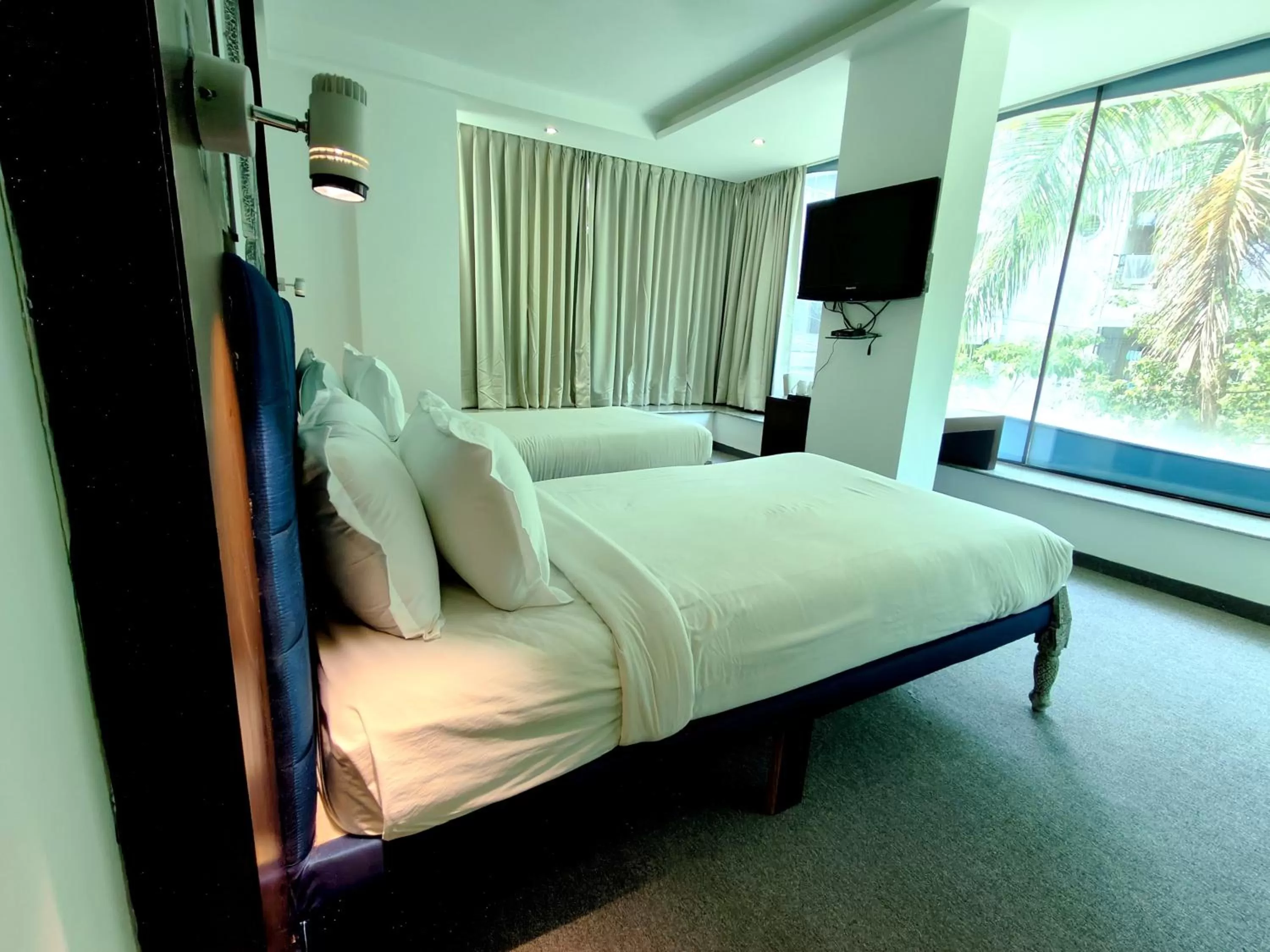 Photo of the whole room, Bed in The Sky Imperial Hotel Yahvi