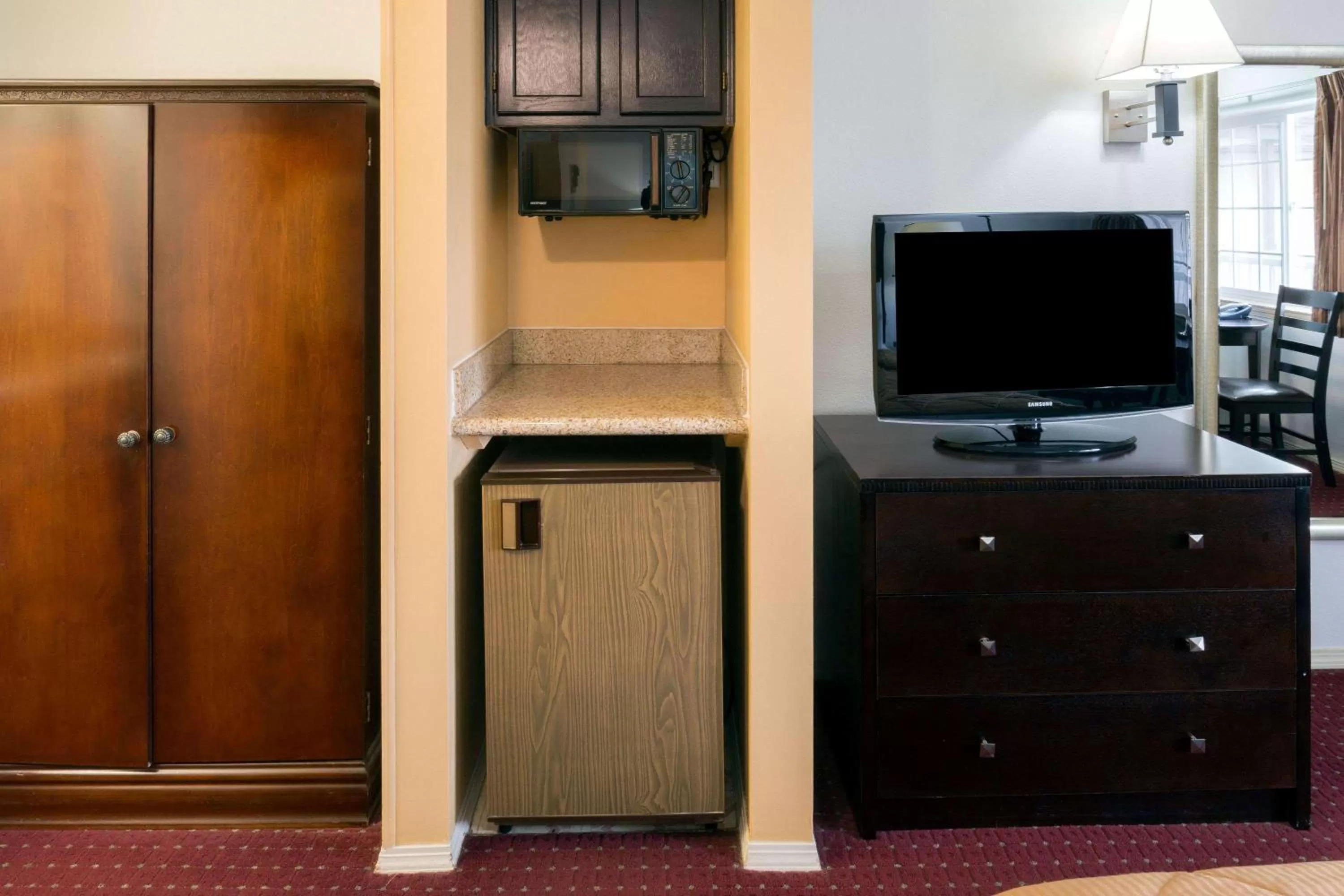 Photo of the whole room in Days Inn by Wyndham Newport OR