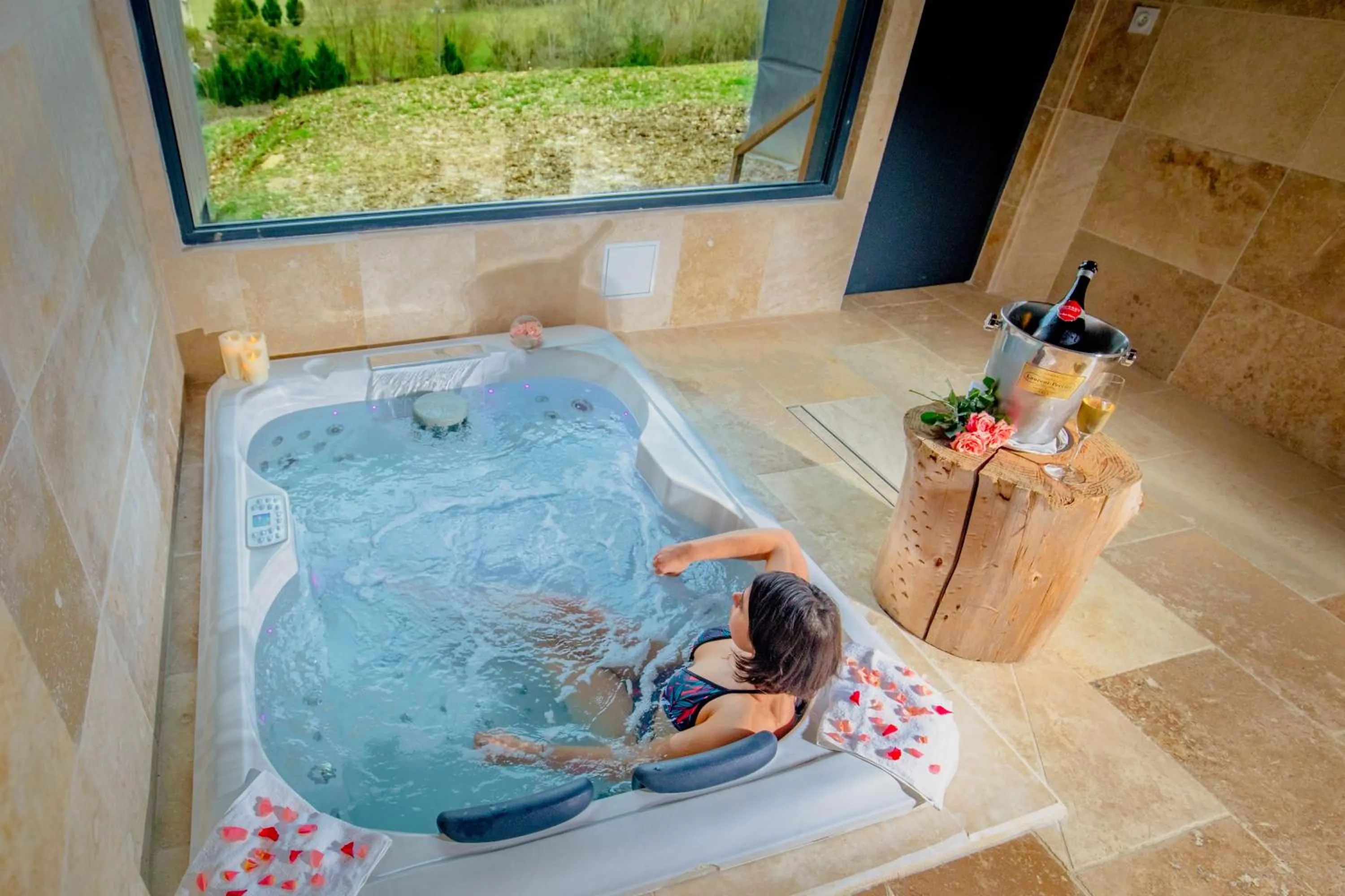 Spa and wellness centre/facilities in Le Domaine de Baulieu, Singuliers Hotels