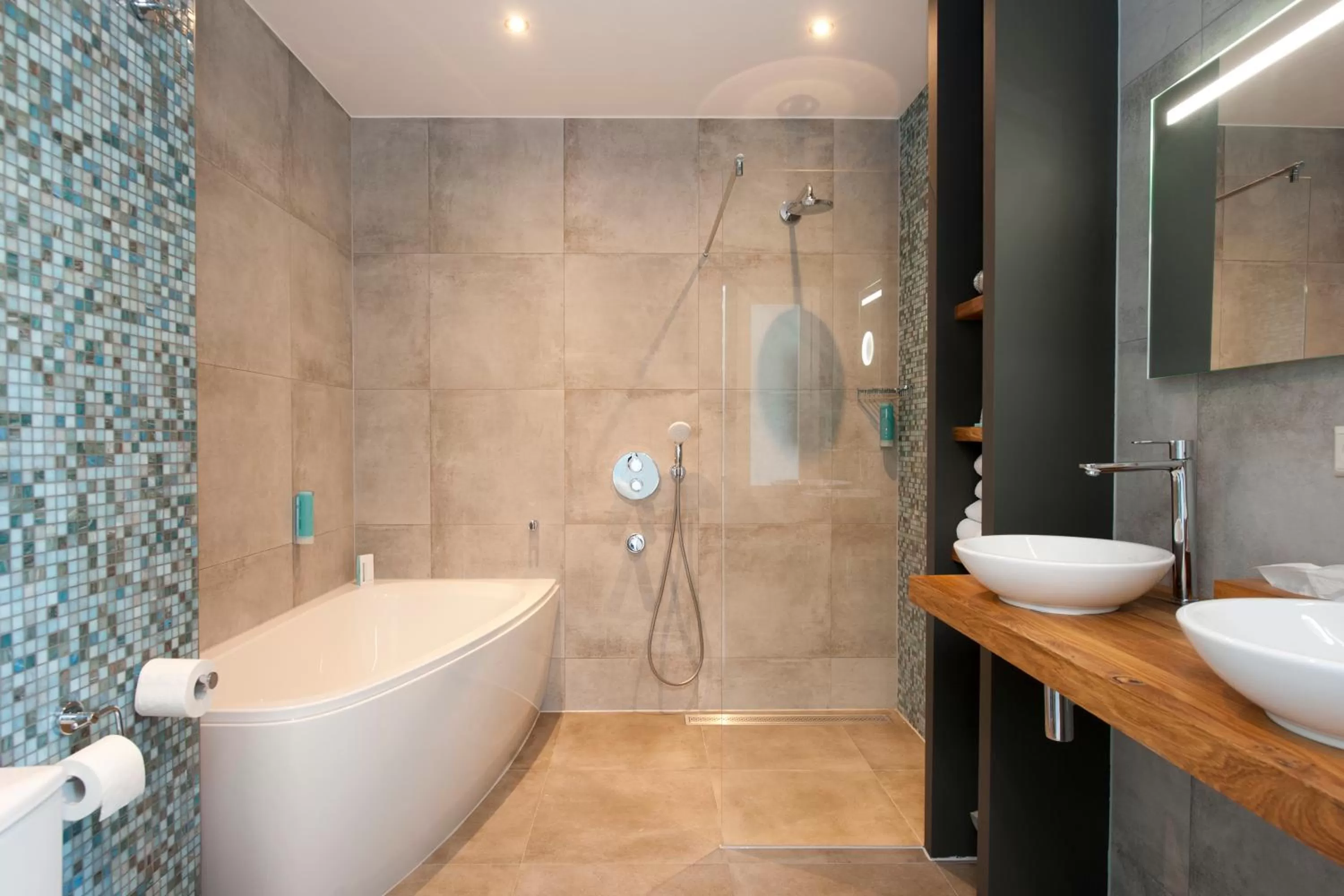 Bathroom in City Hotel Haarhuis, World Hotels Crafted Collection