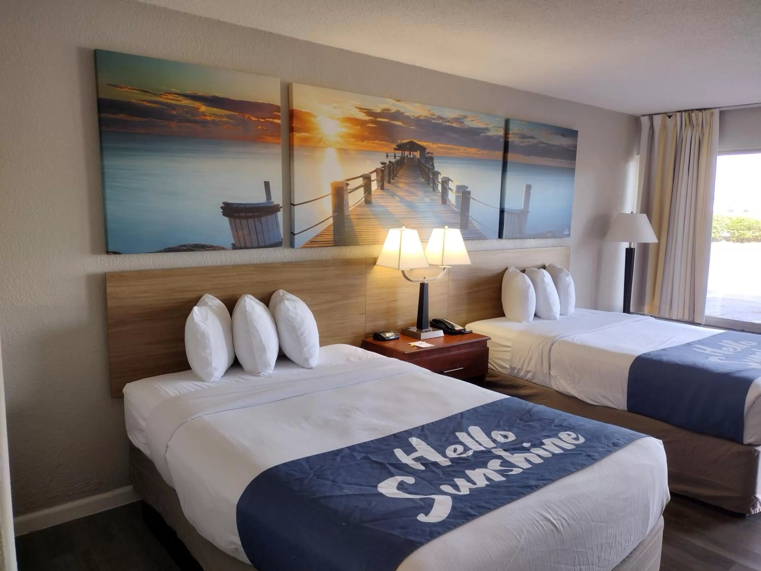 Bed in Days Inn by Wyndham Wildwood I-75