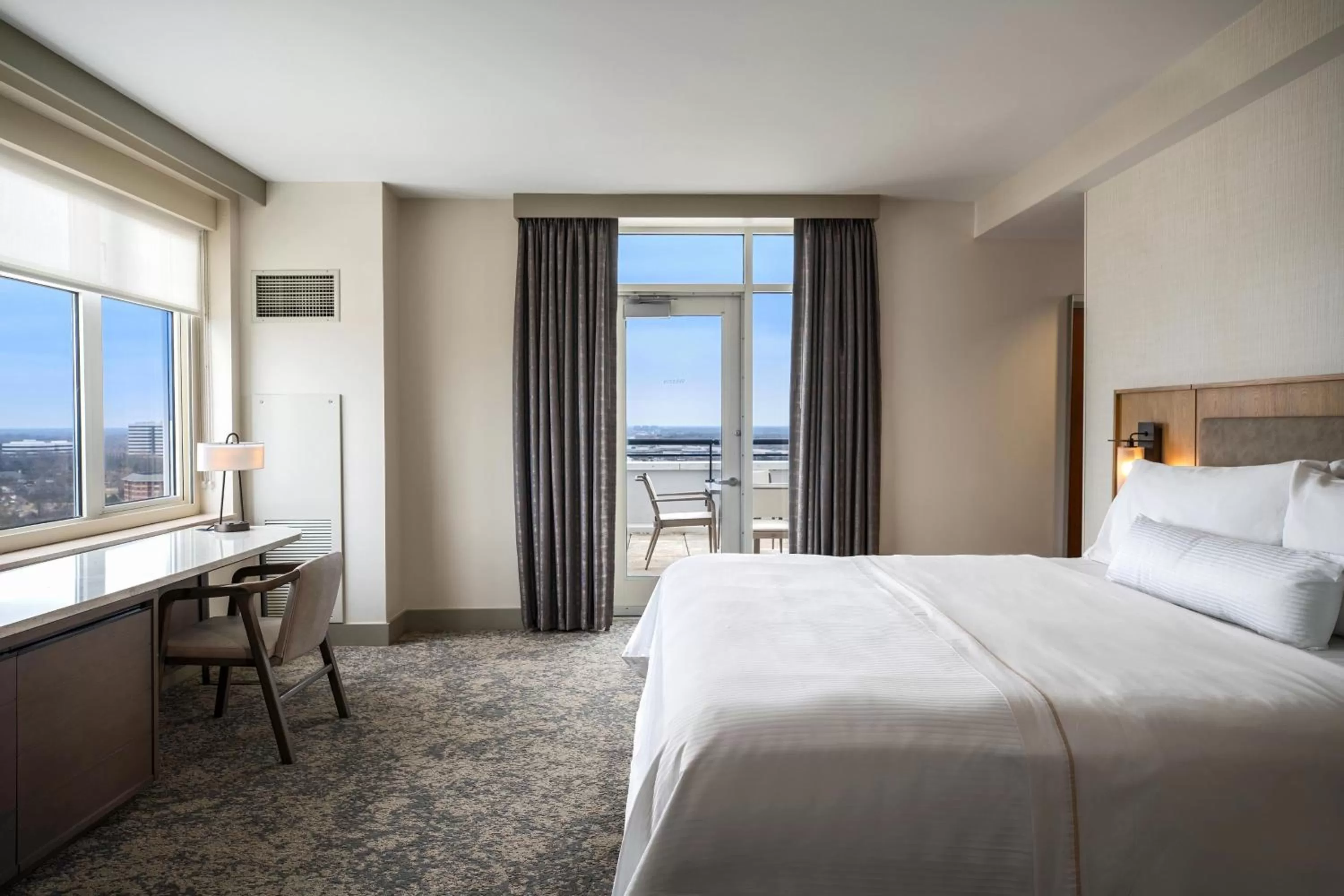 Photo of the whole room, Bed in The Westin Chicago Lombard