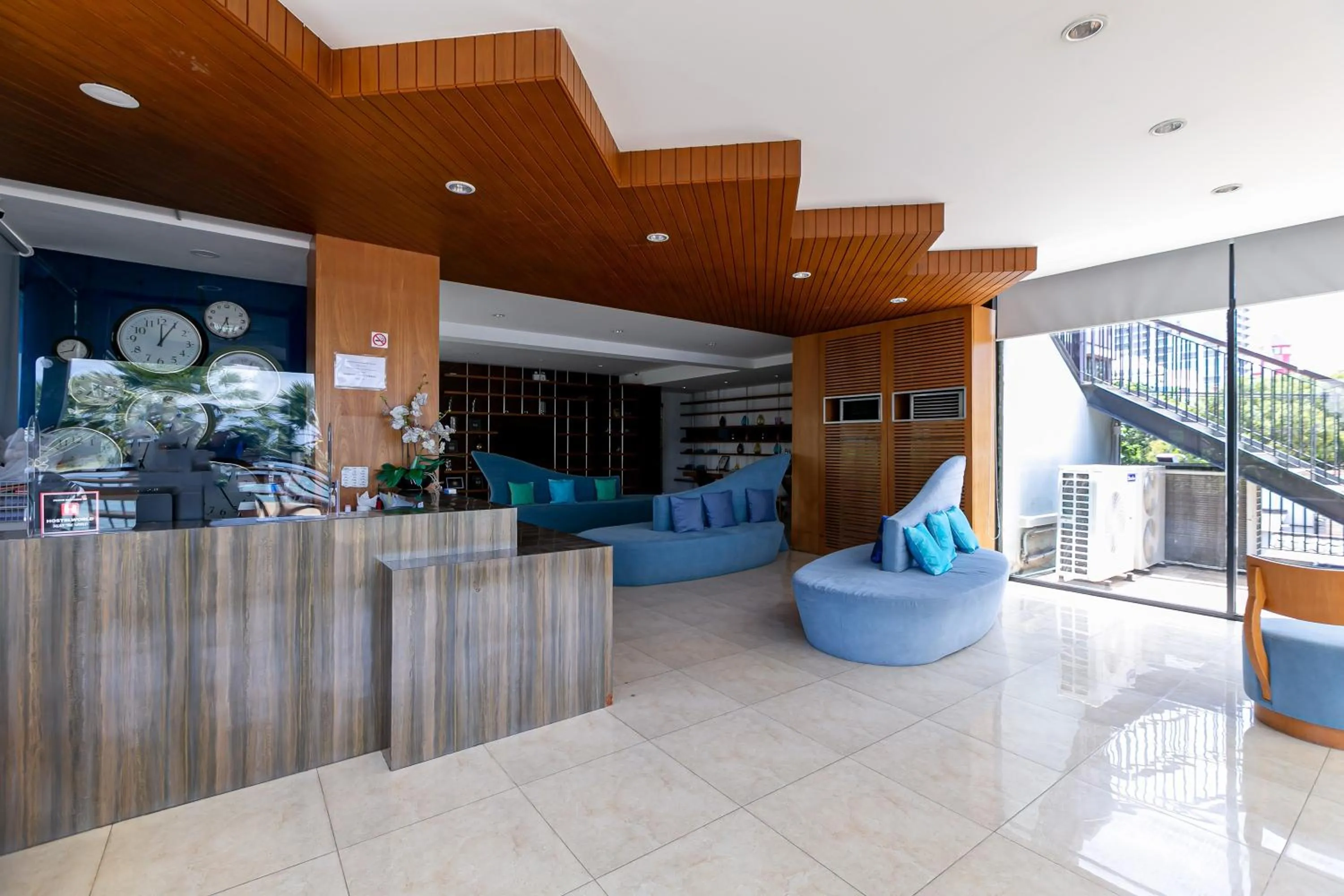 Seating area in The Bedrooms Hostel Pattaya