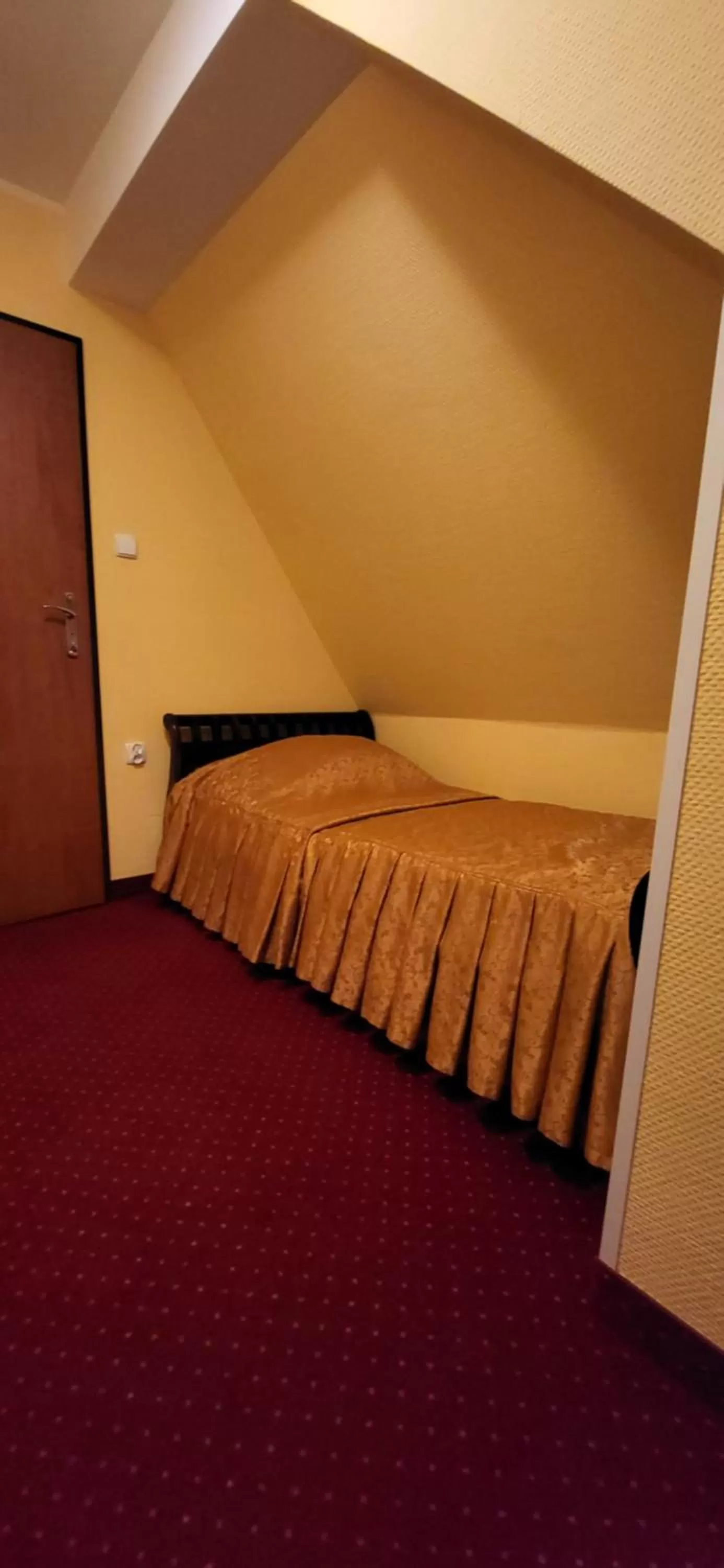 Bedroom, Bed in Dom Schumannów