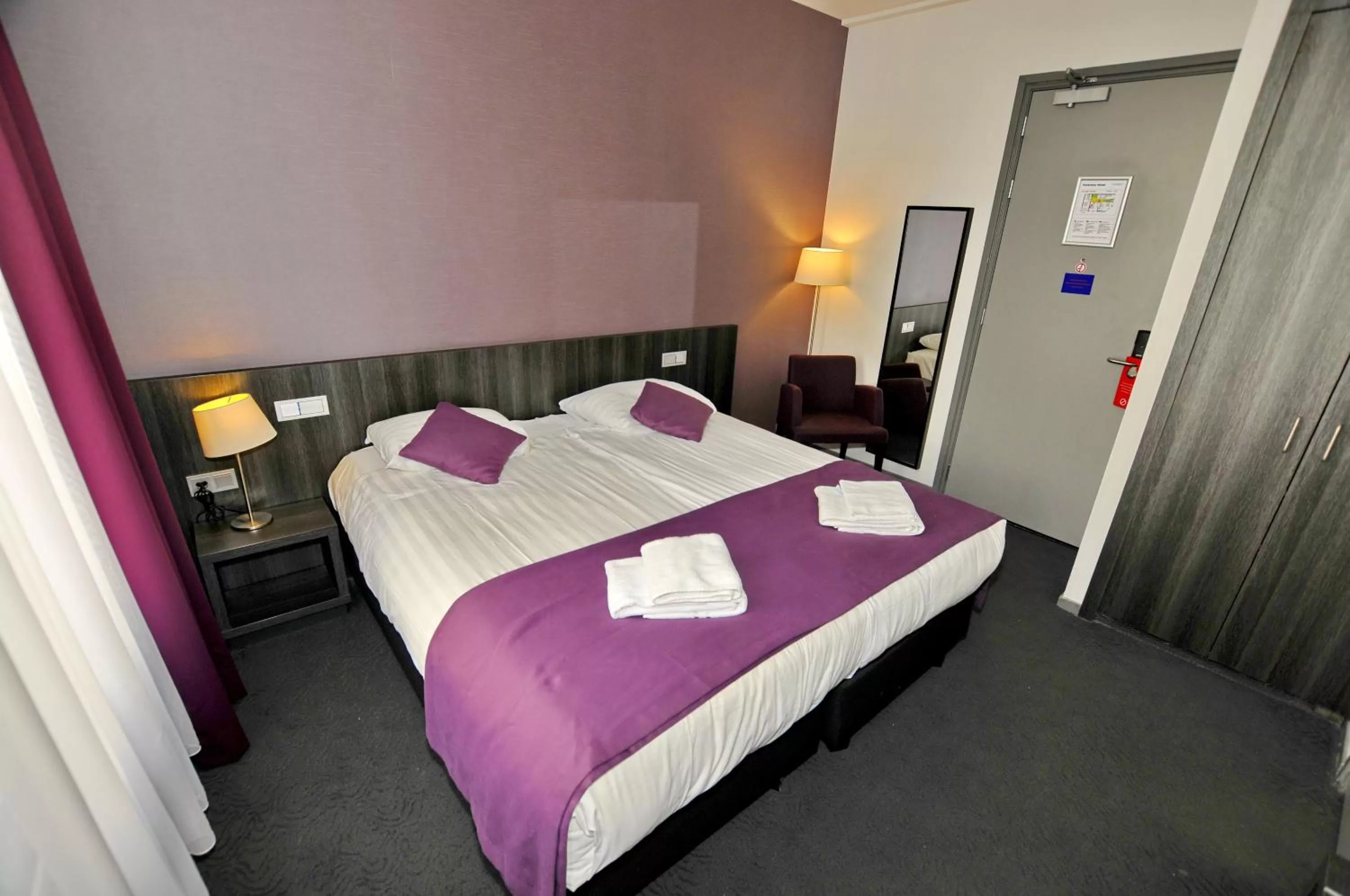 Bed in Hotel Parkview