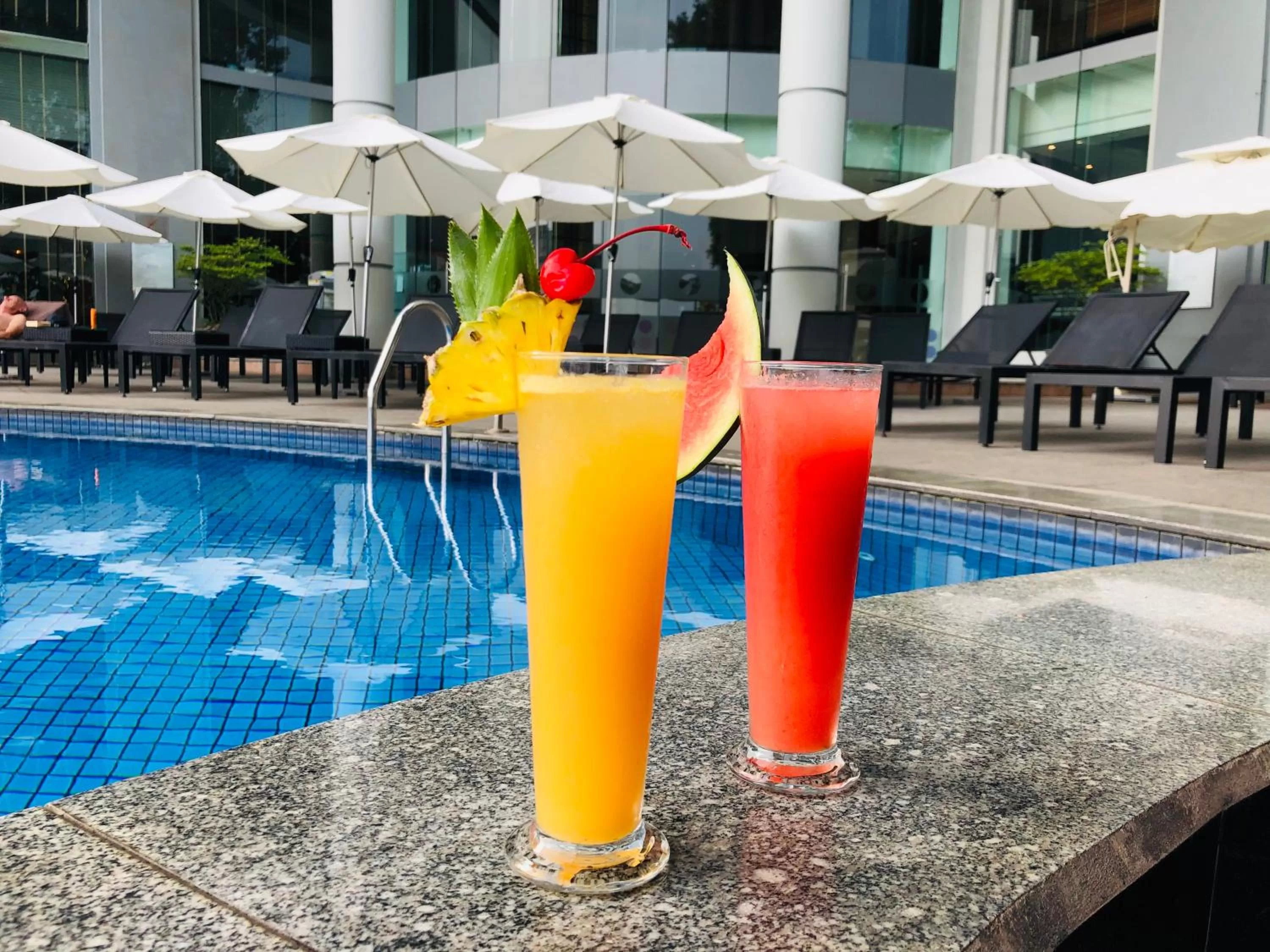 Lounge or bar in Novotel Ha Long Bay Hotel