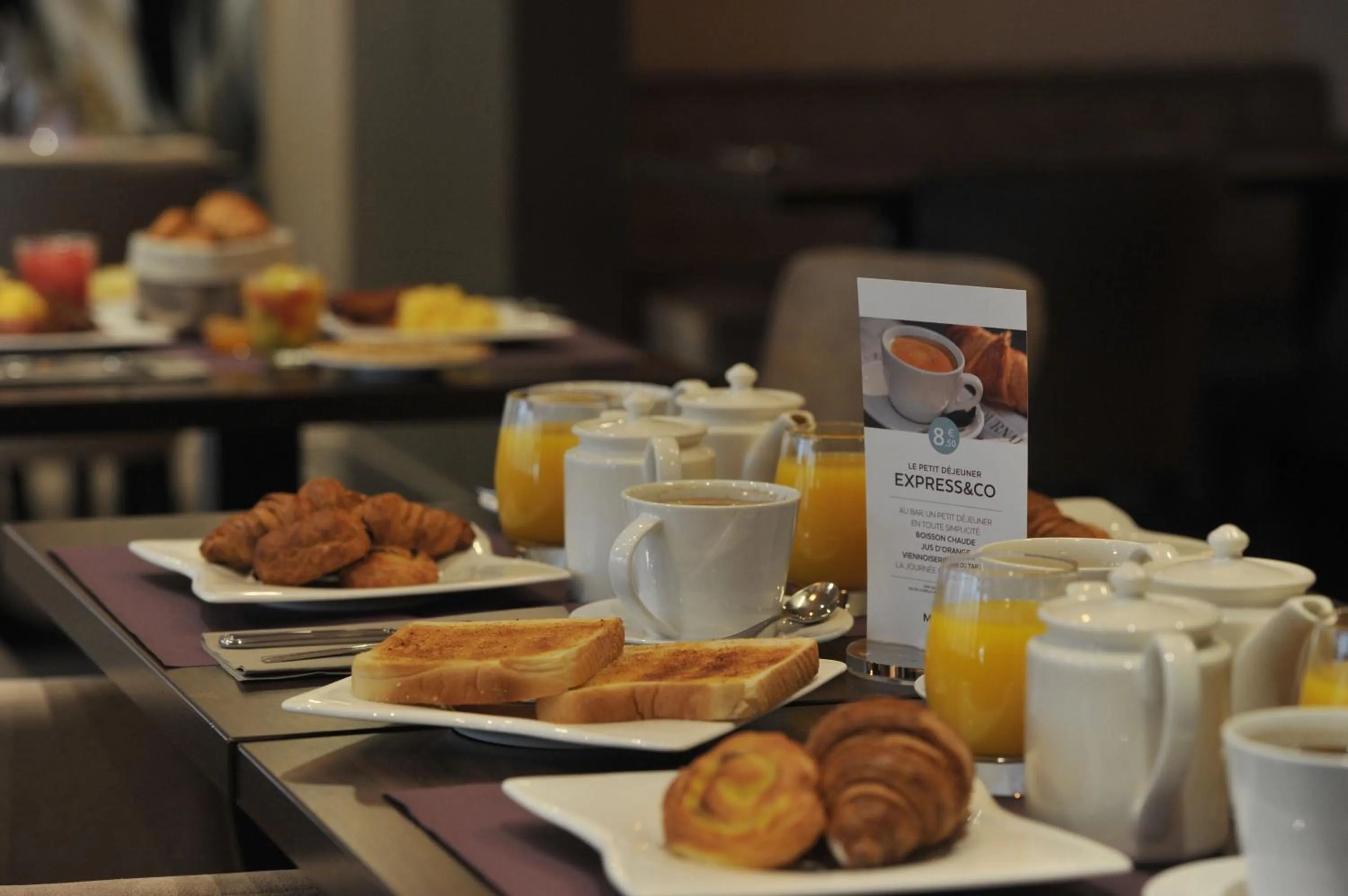 Breakfast in Mercure Paris Saint Cloud Hippodrome