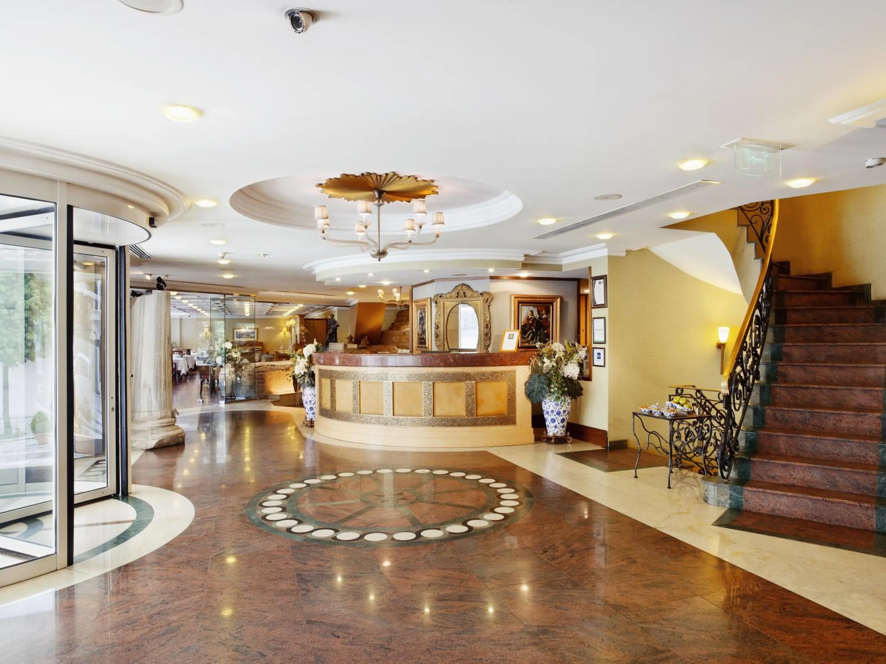 Lobby or reception in Eresin Hotels Sultanahmet - Boutique Class