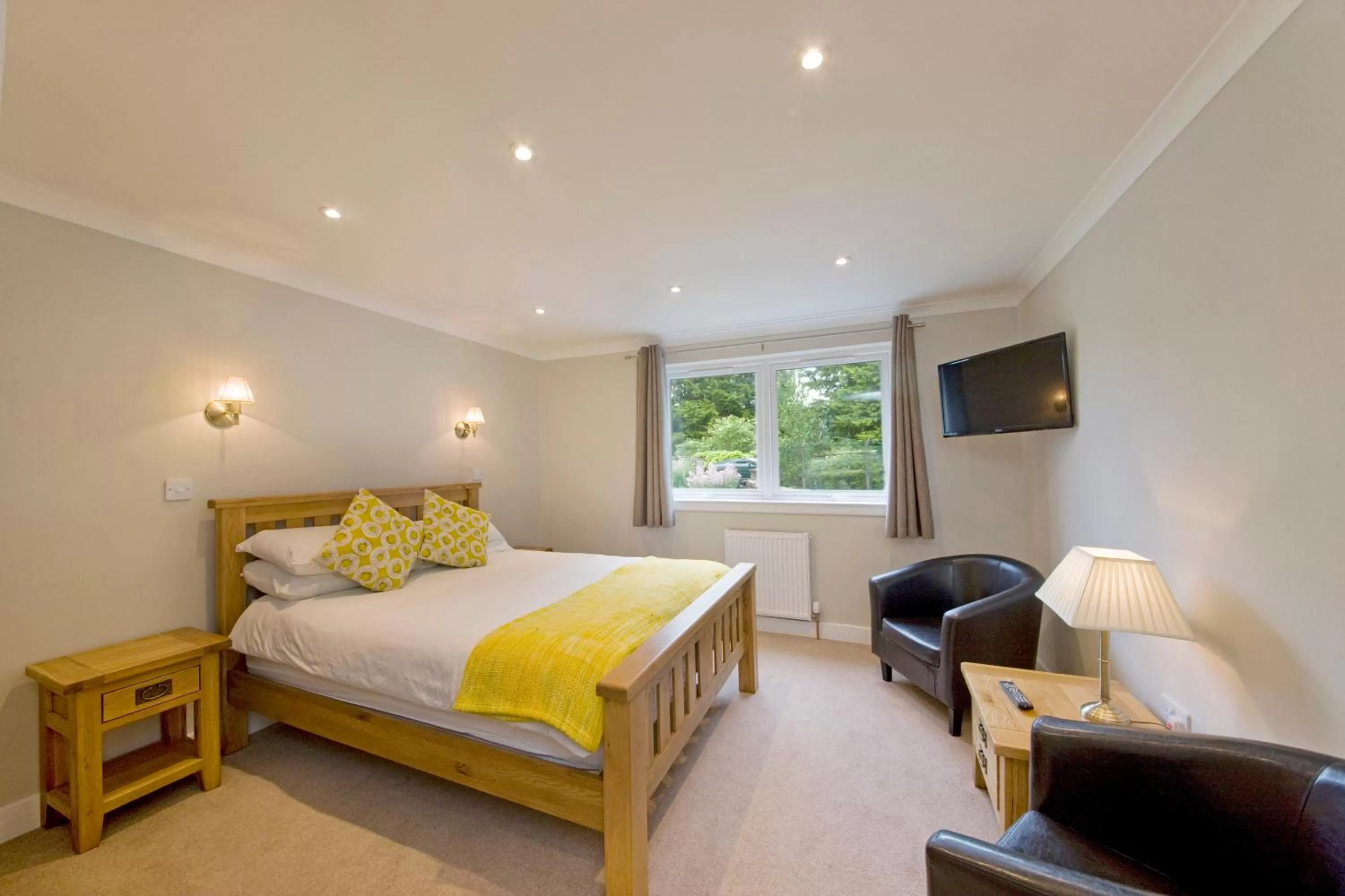 Bedroom, Bed in Falls of Lora Hotel