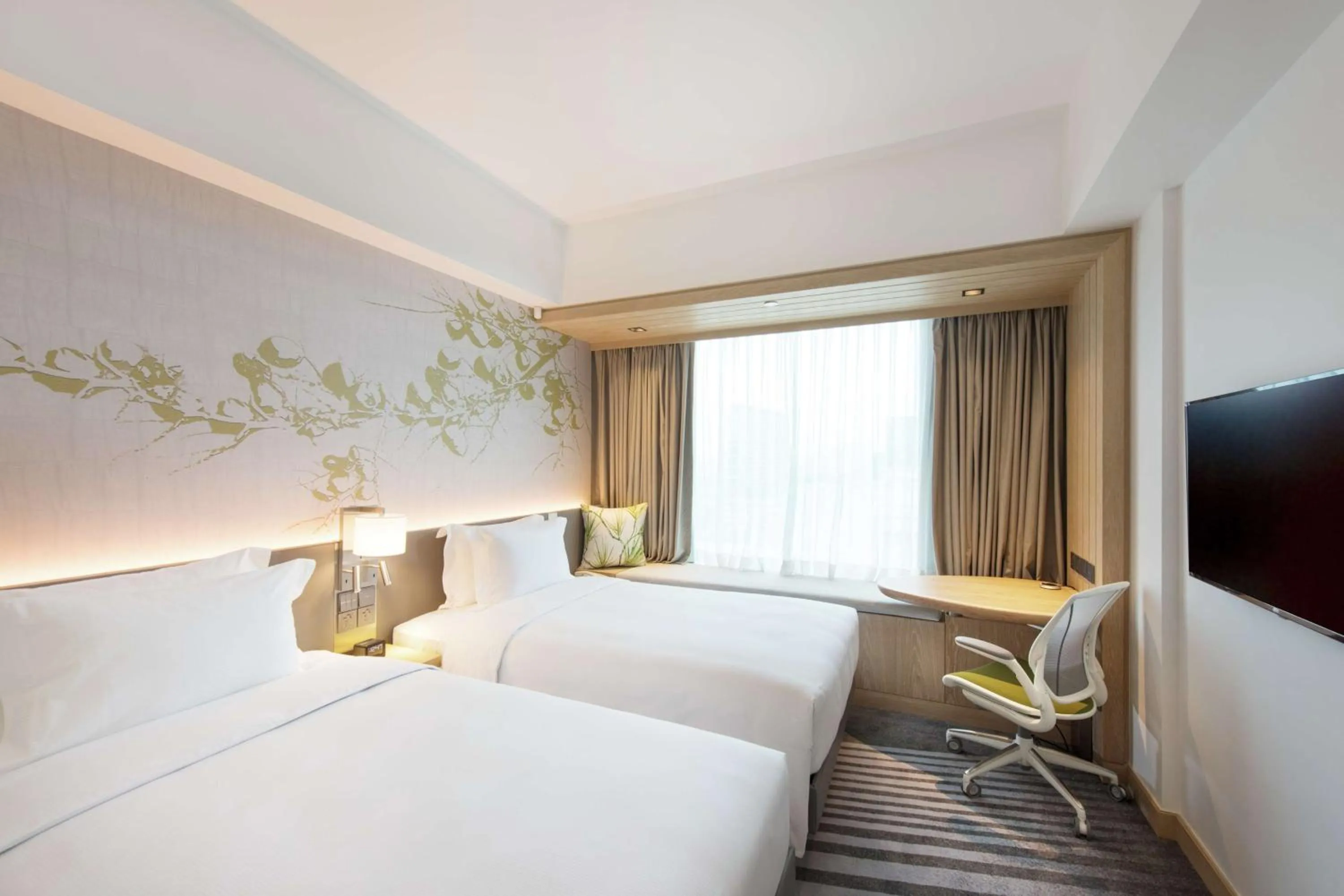 Bedroom, Bed in Hilton Garden Inn Singapore Serangoon