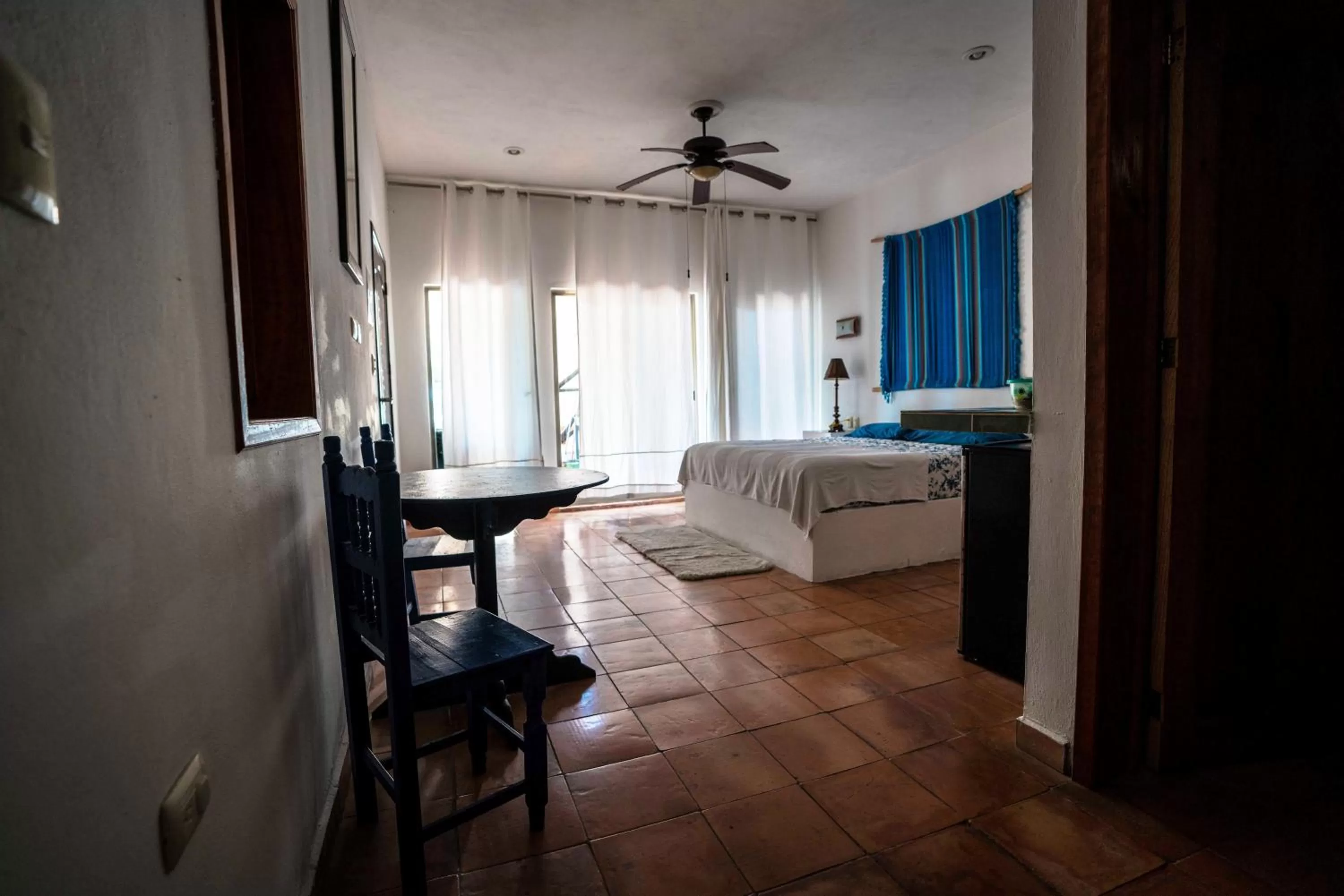 Photo of the whole room in Hotel Boutique Skulls Landing