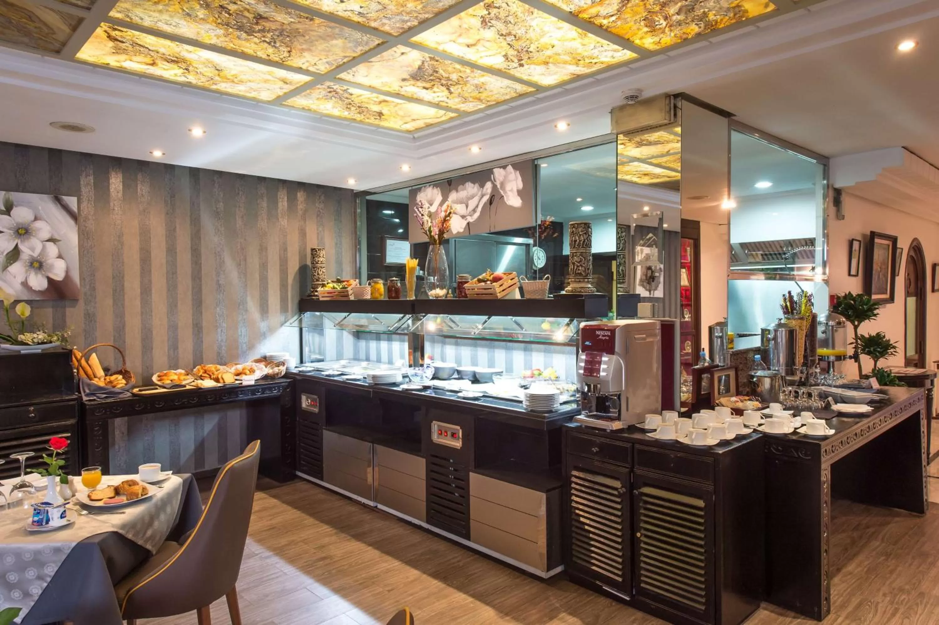 Restaurant/places to eat in Hotel Toubkal